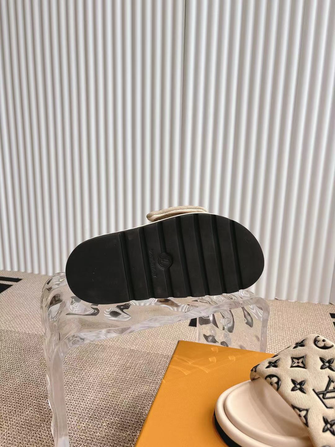 LuxluxHouse Best Quality Women Shoes Louis Vuitton