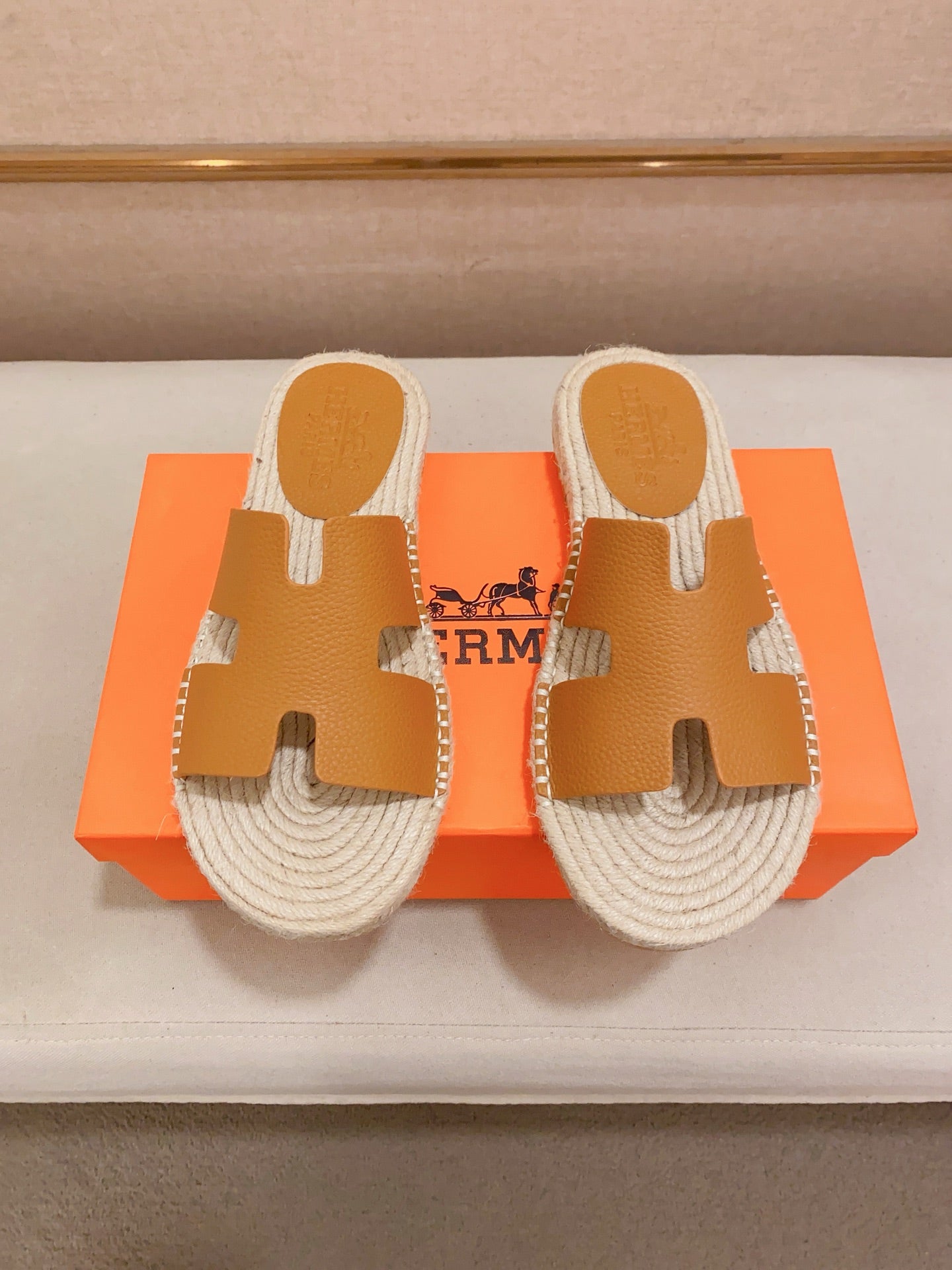 LuxluxHouse Best Quality Sandals Hermes