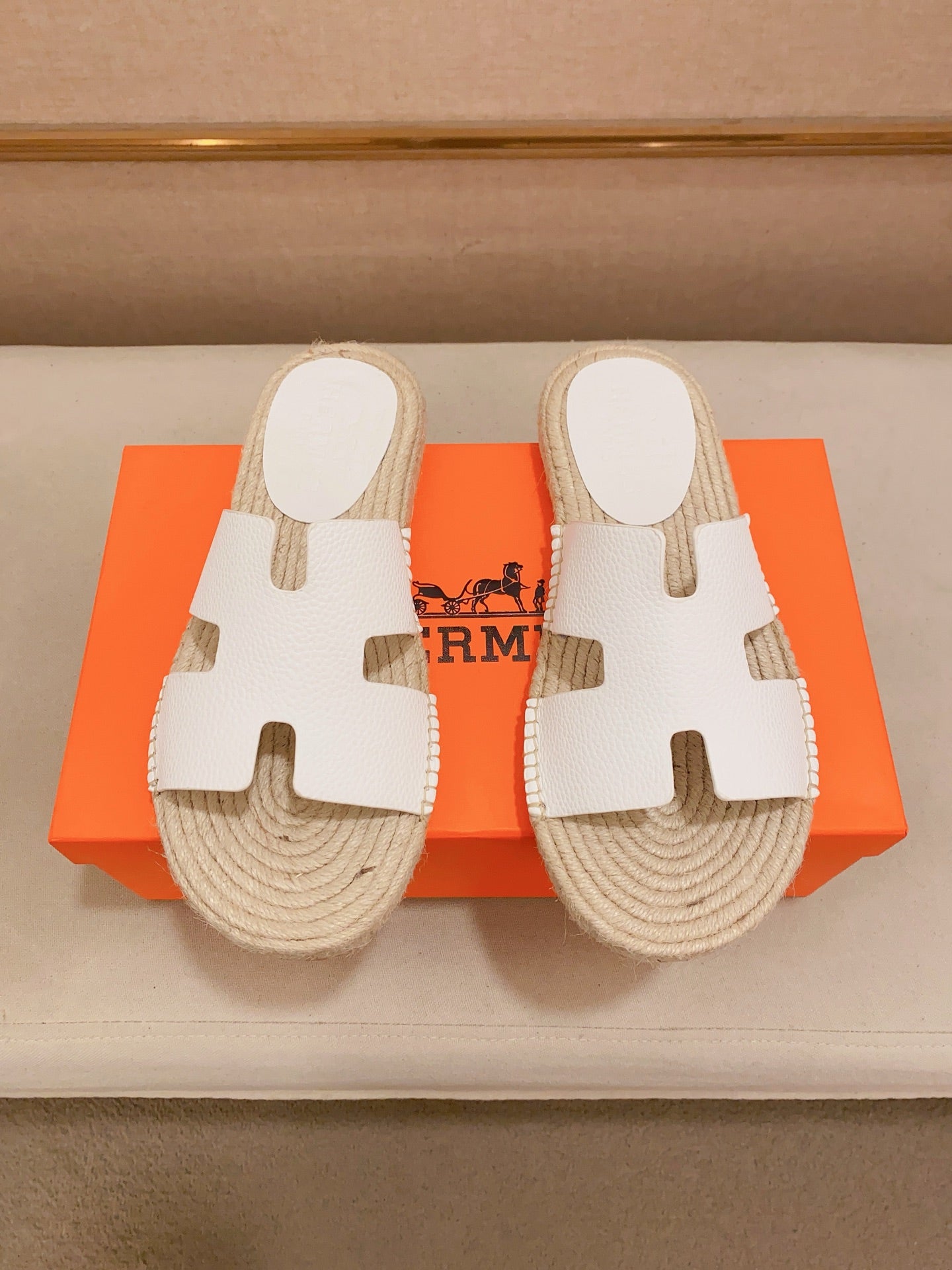 LuxluxHouse Best Quality Sandals Hermes
