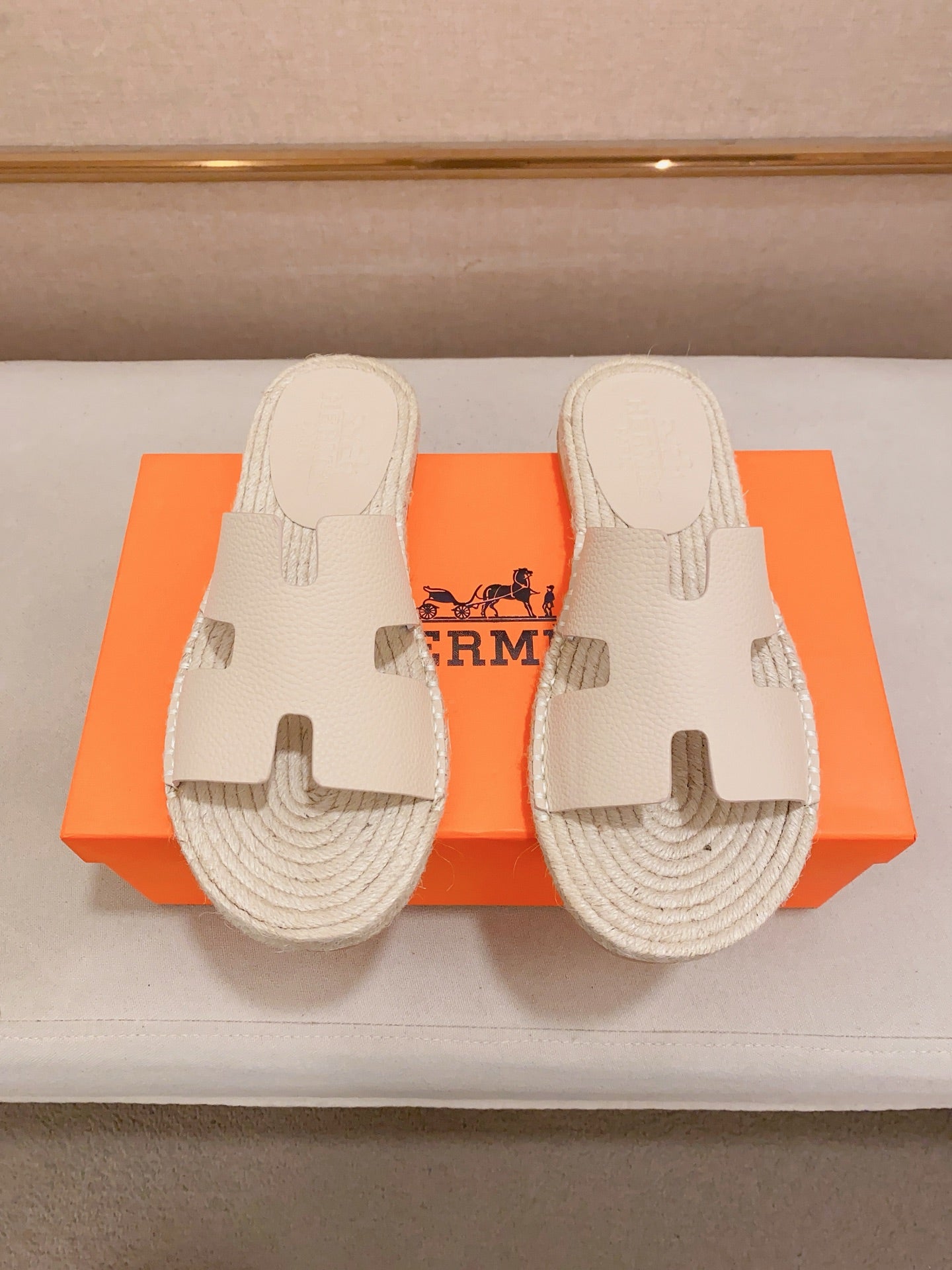 LuxluxHouse Best Quality Sandals Hermes