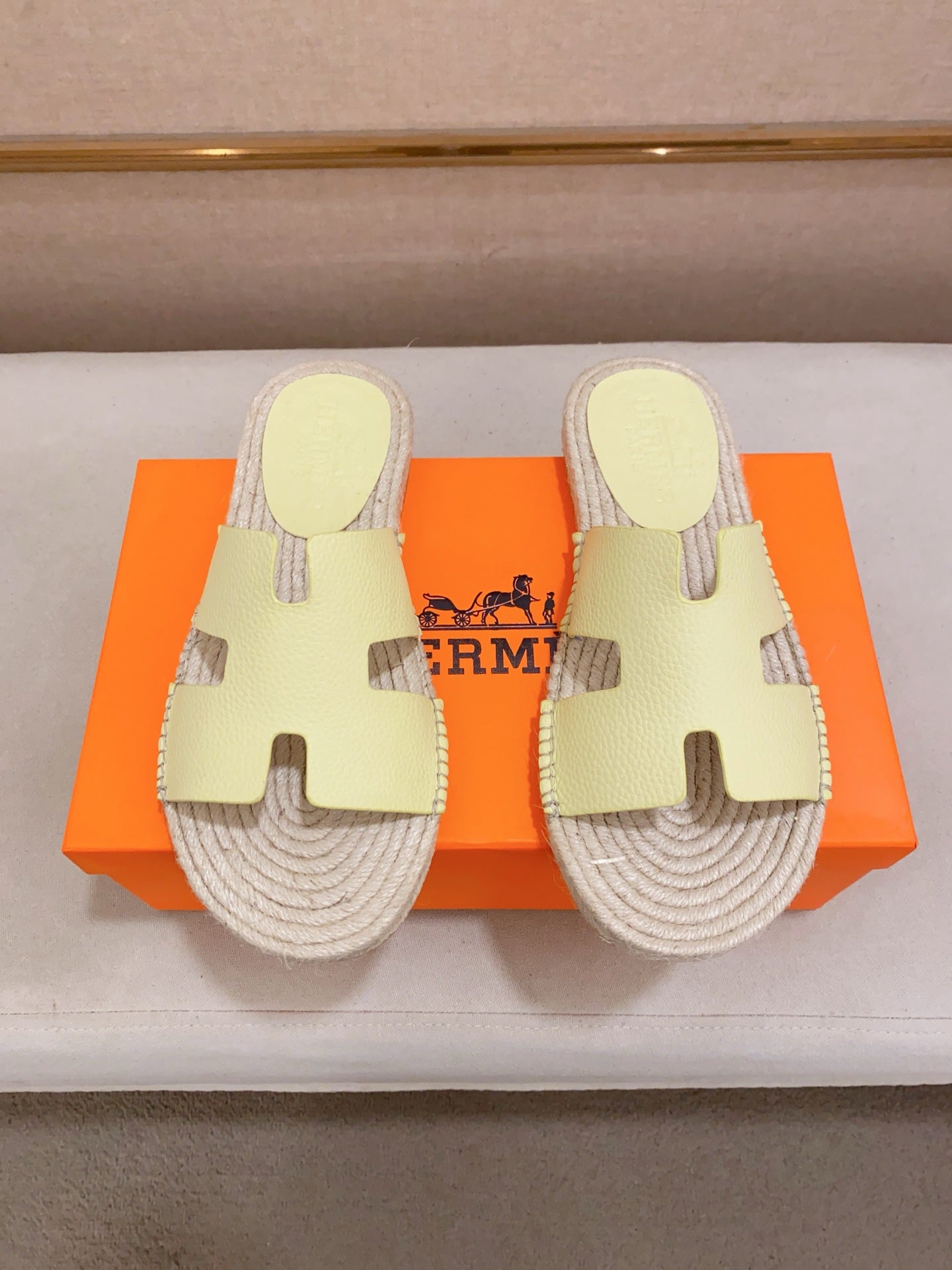 LuxluxHouse Best Quality Sandals Hermes