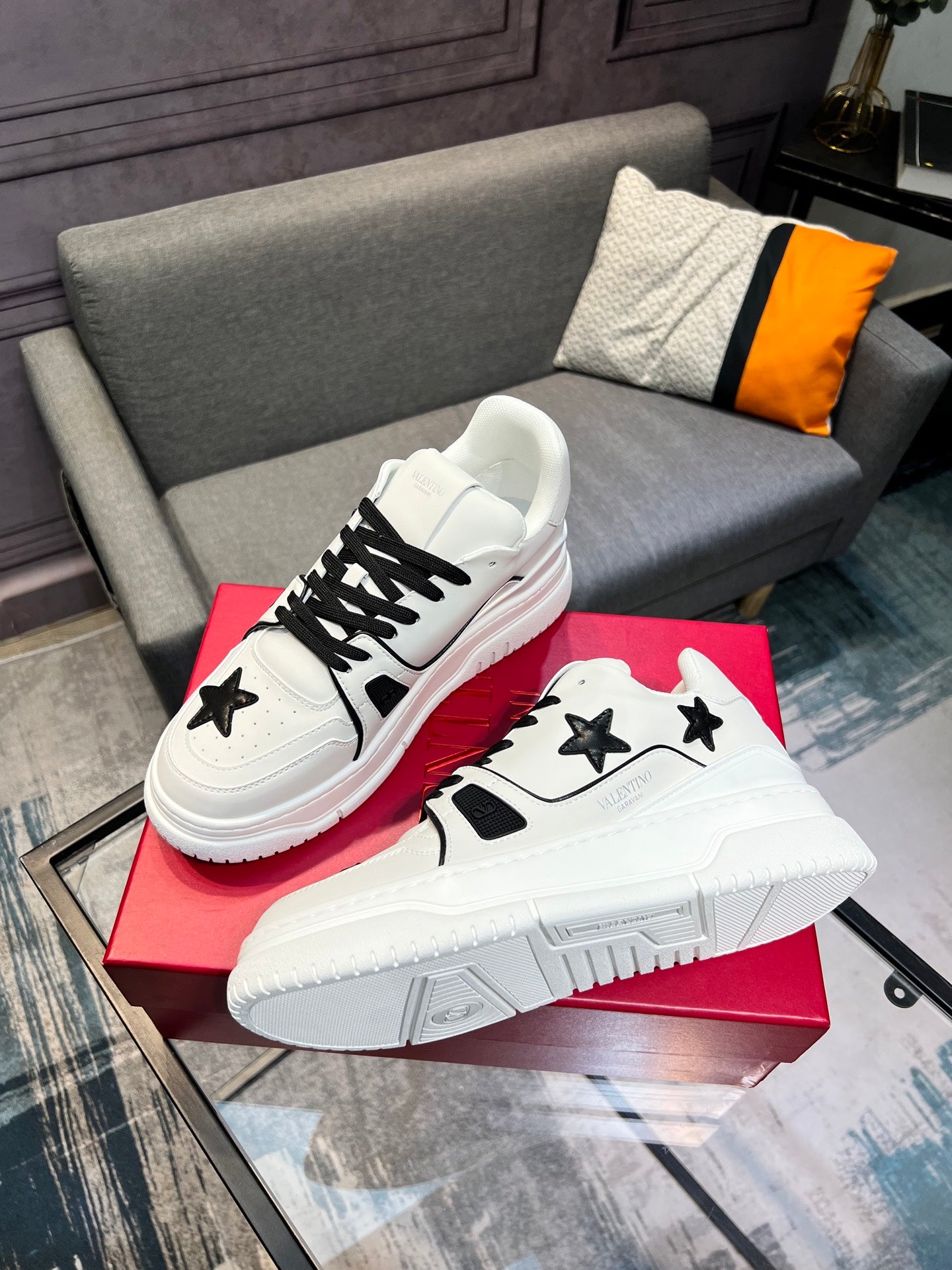 LuxluxHouse Best Quality Shoes Valentino