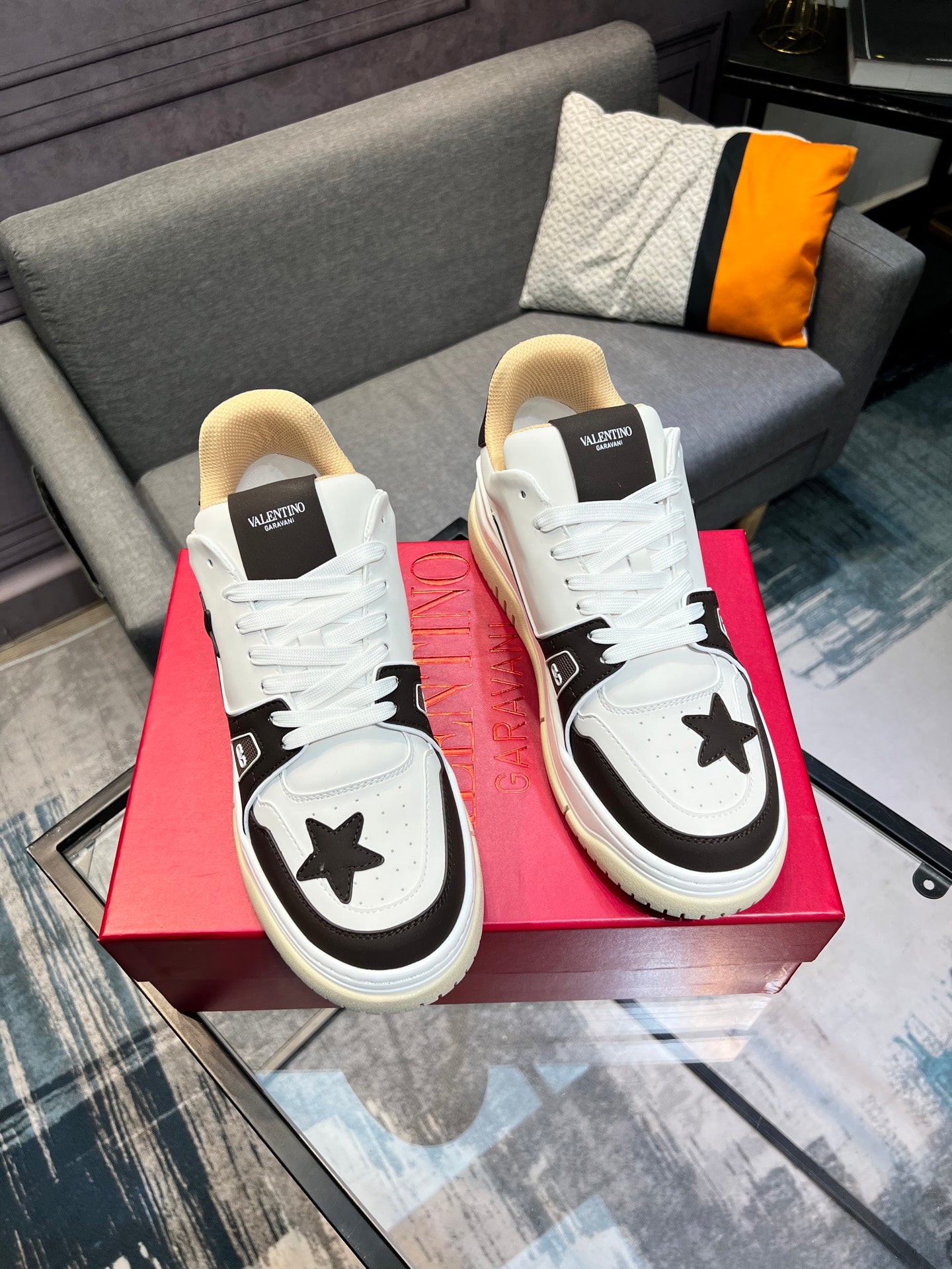 LuxluxHouse Best Quality Shoes Valentino