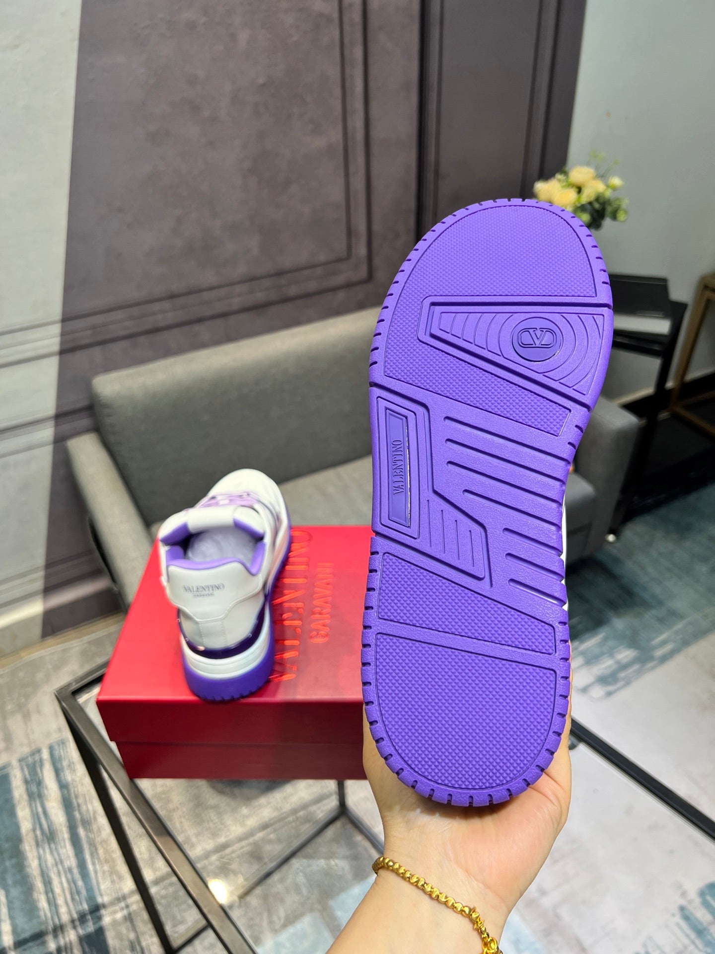 LuxluxHouse Best Quality Shoes Valentino