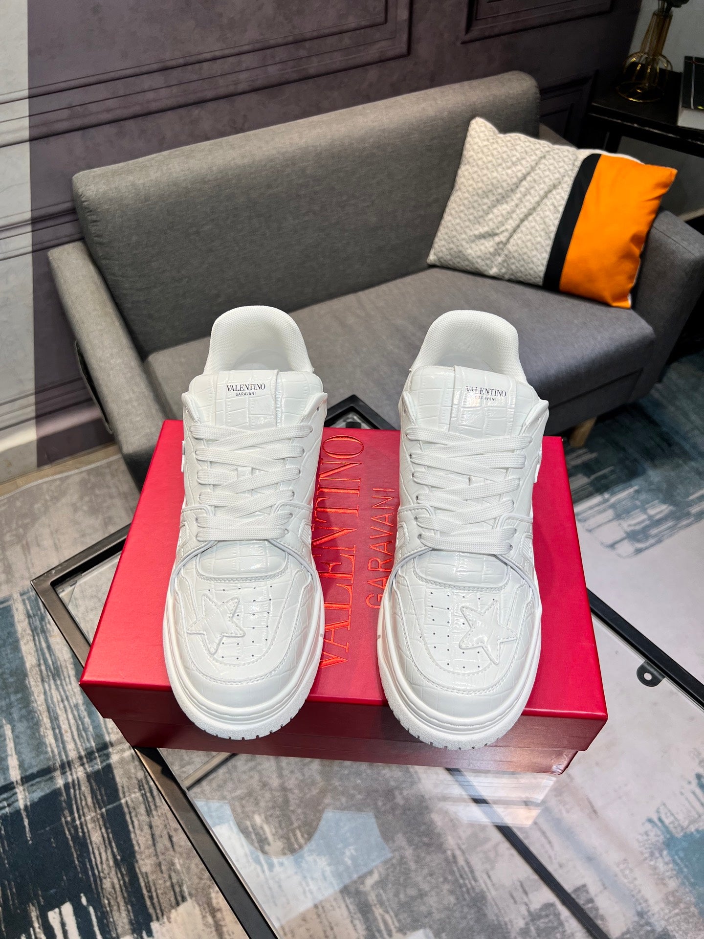 LuxluxHouse Best Quality Shoes Valentino