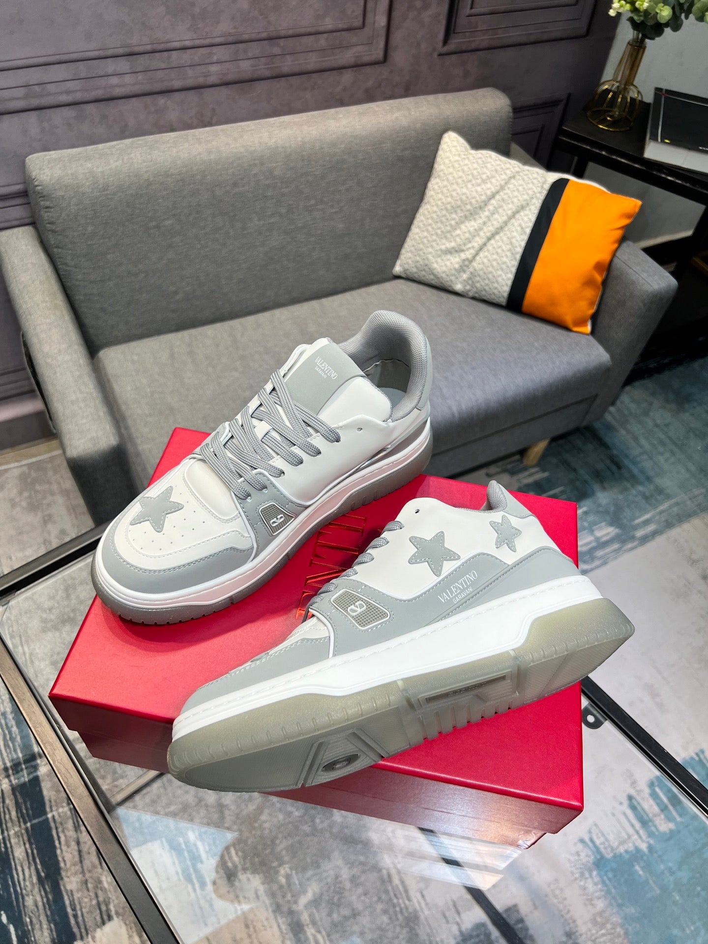 LuxluxHouse Best Quality Shoes Valentino