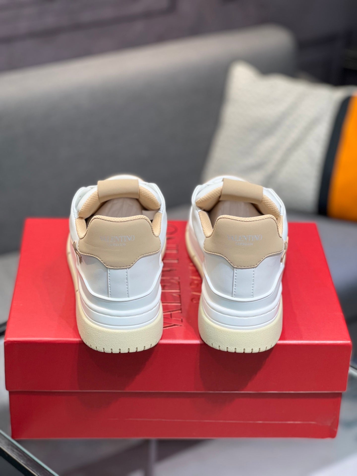LuxluxHouse Best Quality Shoes Valentino