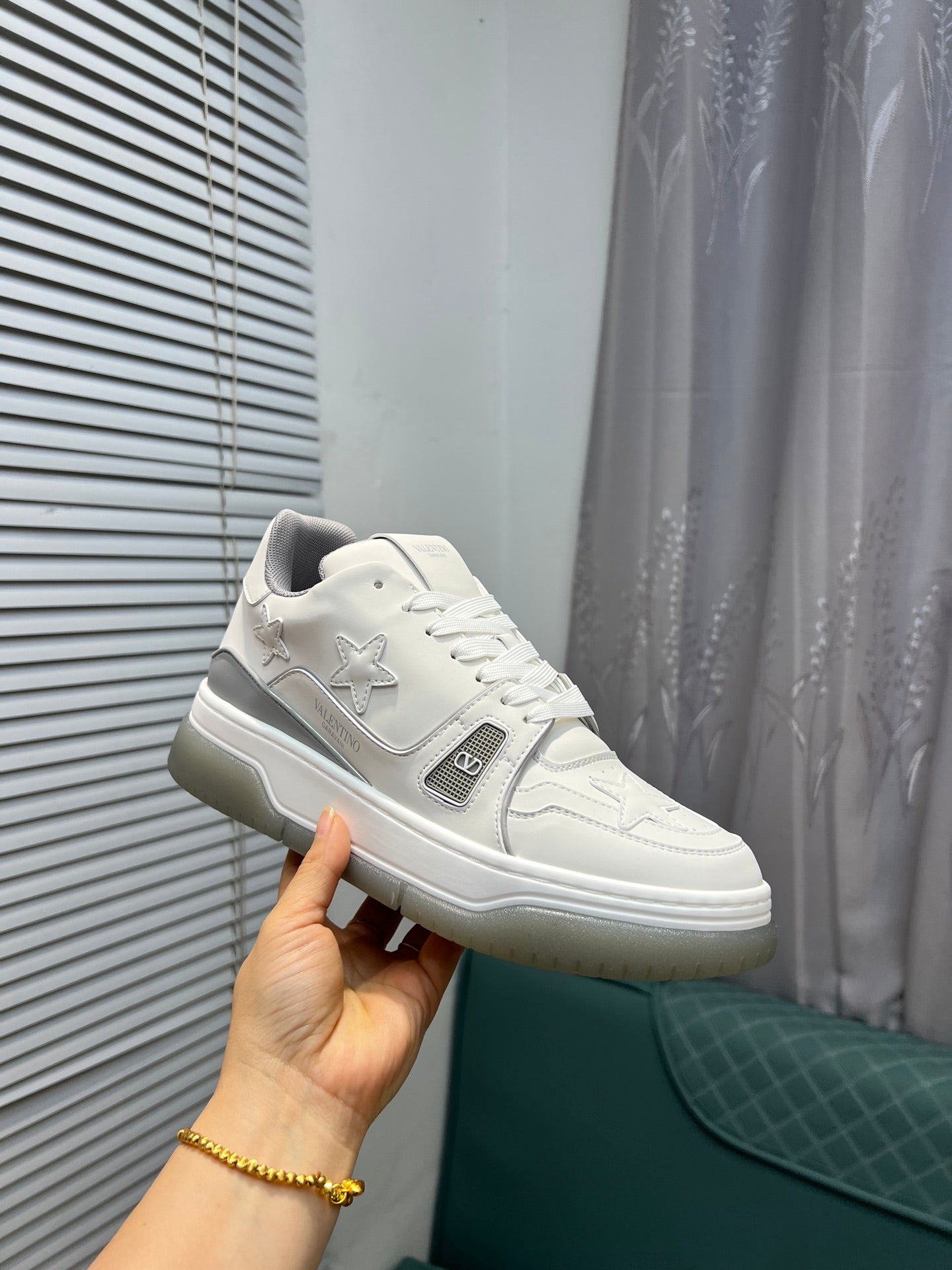 LuxluxHouse Best Quality Shoes Valentino
