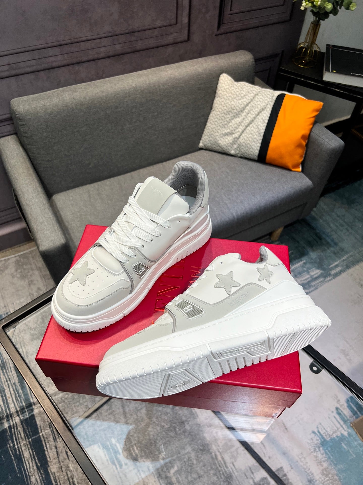 LuxluxHouse Best Quality Shoes Valentino