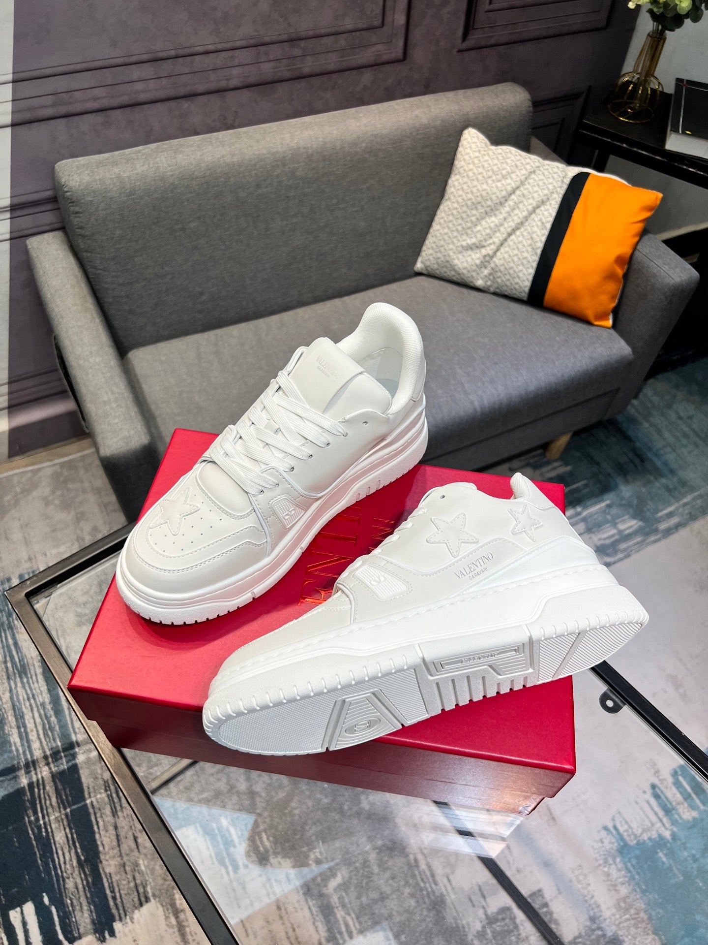 LuxluxHouse Best Quality Shoes Valentino