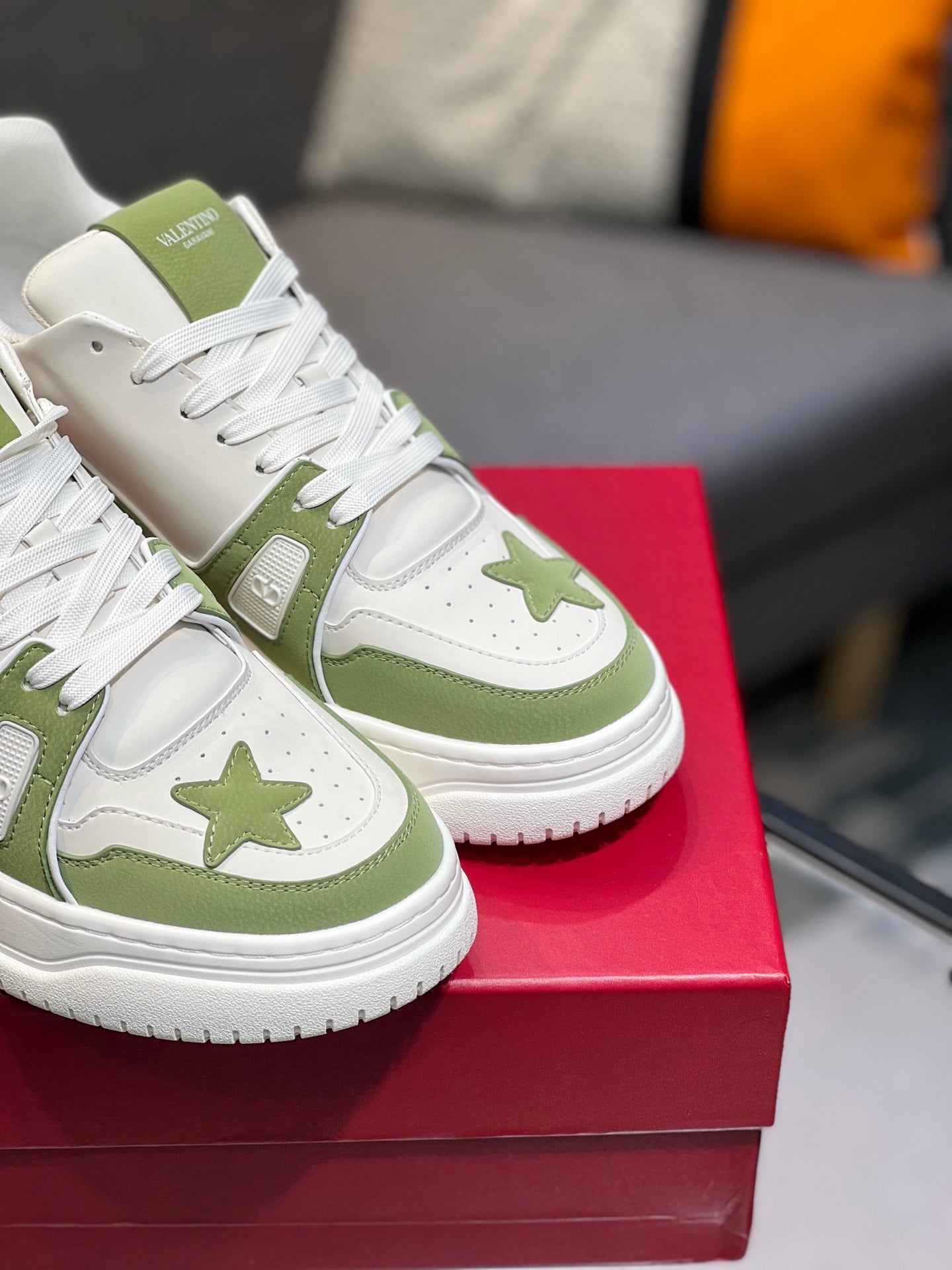 LuxluxHouse Best Quality Shoes Valentino