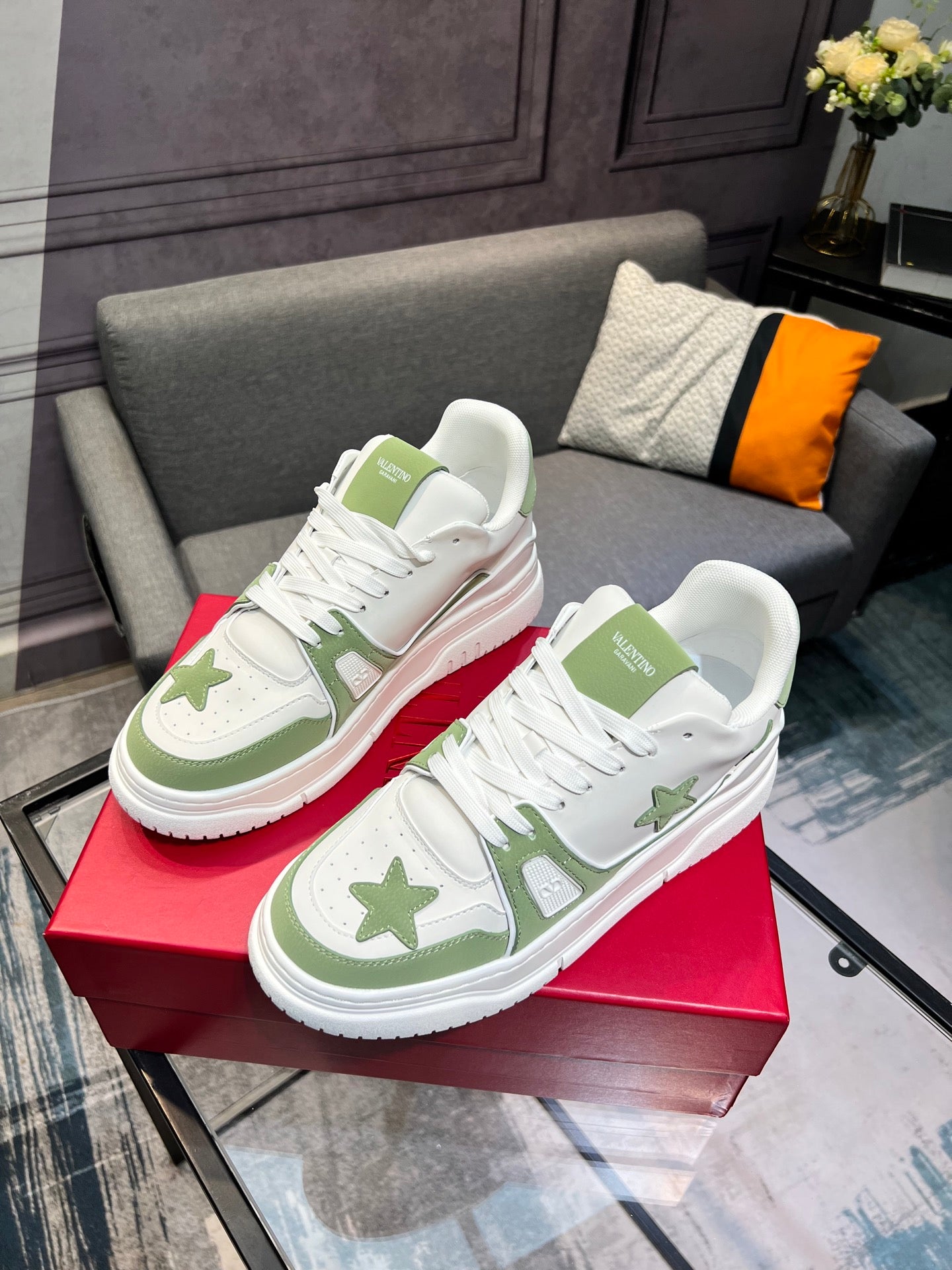 LuxluxHouse Best Quality Shoes Valentino