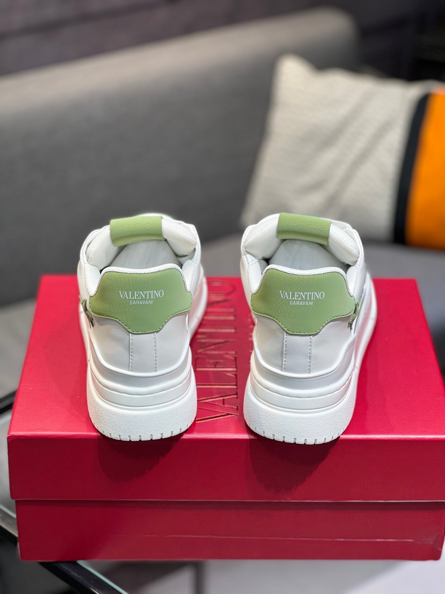 LuxluxHouse Best Quality Shoes Valentino