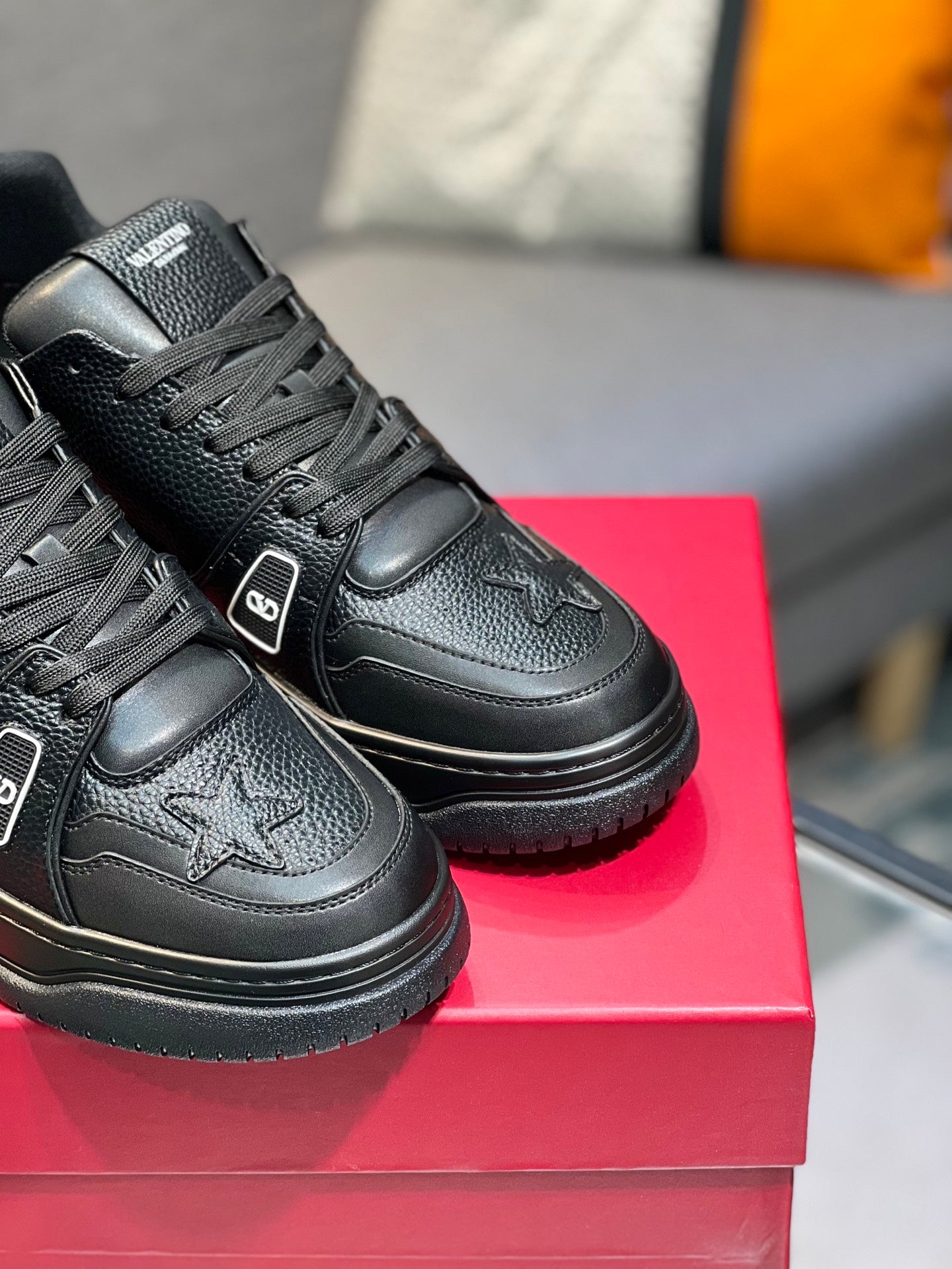 LuxluxHouse Best Quality Shoes Valentino