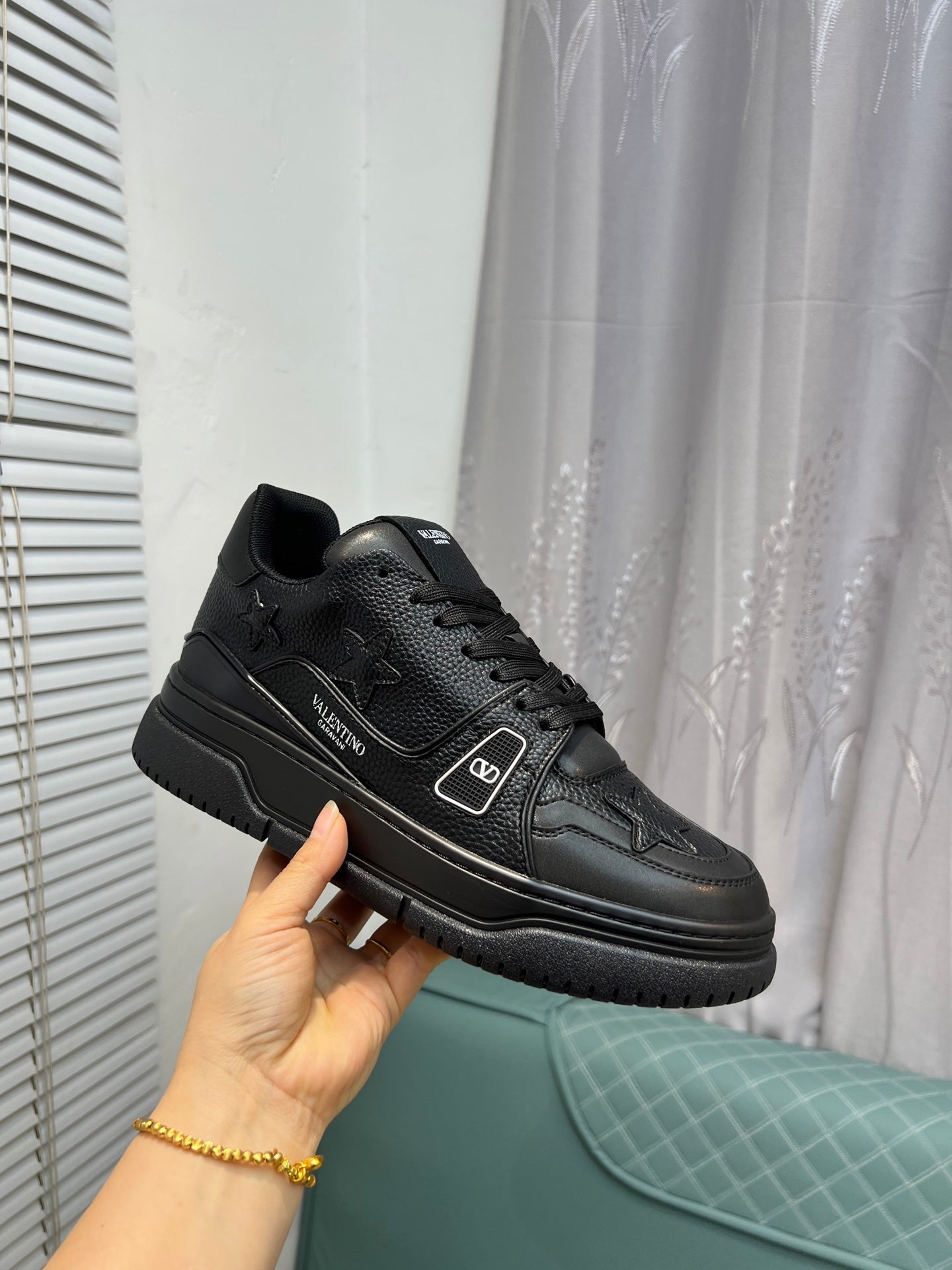LuxluxHouse Best Quality Shoes Valentino