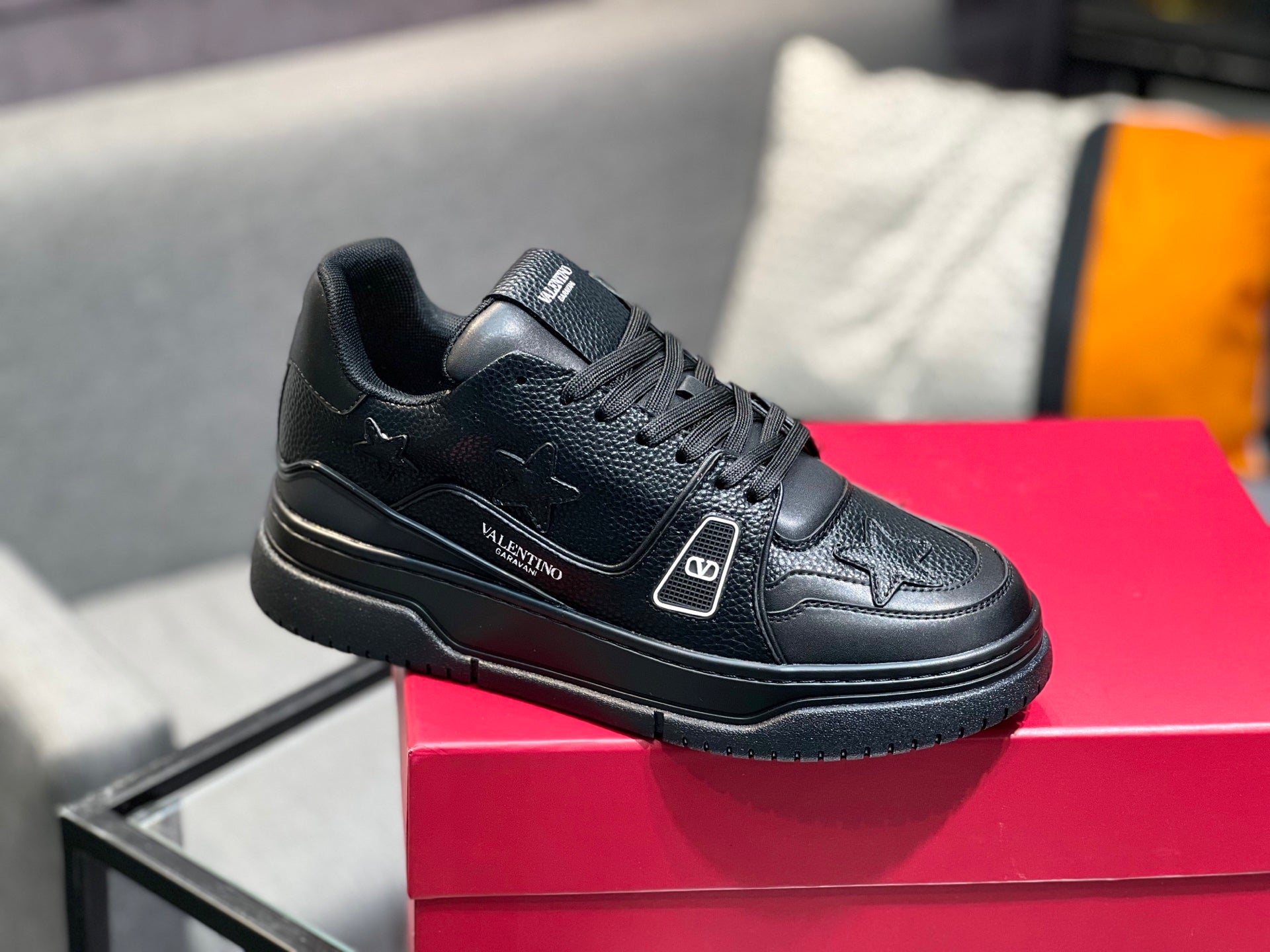 LuxluxHouse Best Quality Shoes Valentino