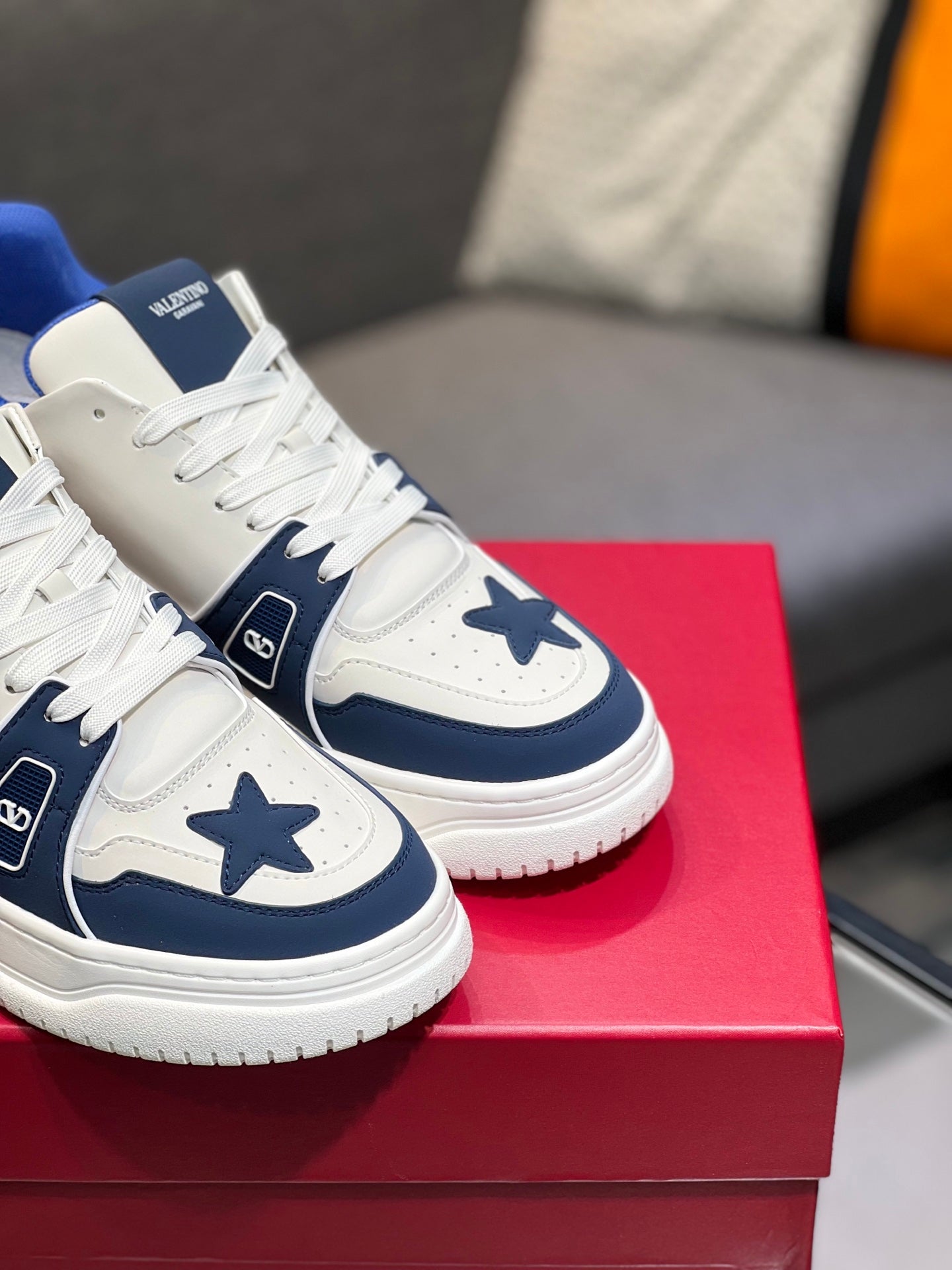 LuxluxHouse Best Quality Shoes Valentino