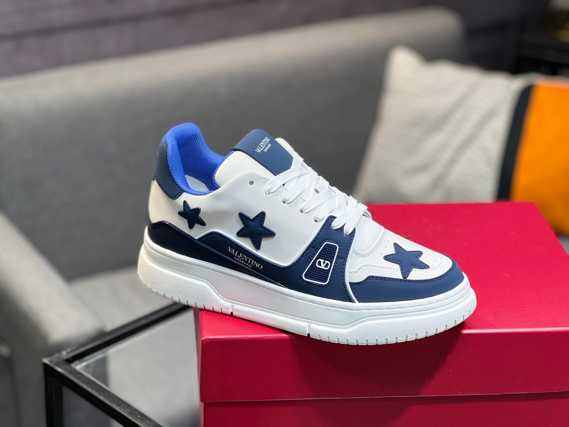 LuxluxHouse Best Quality Shoes Valentino