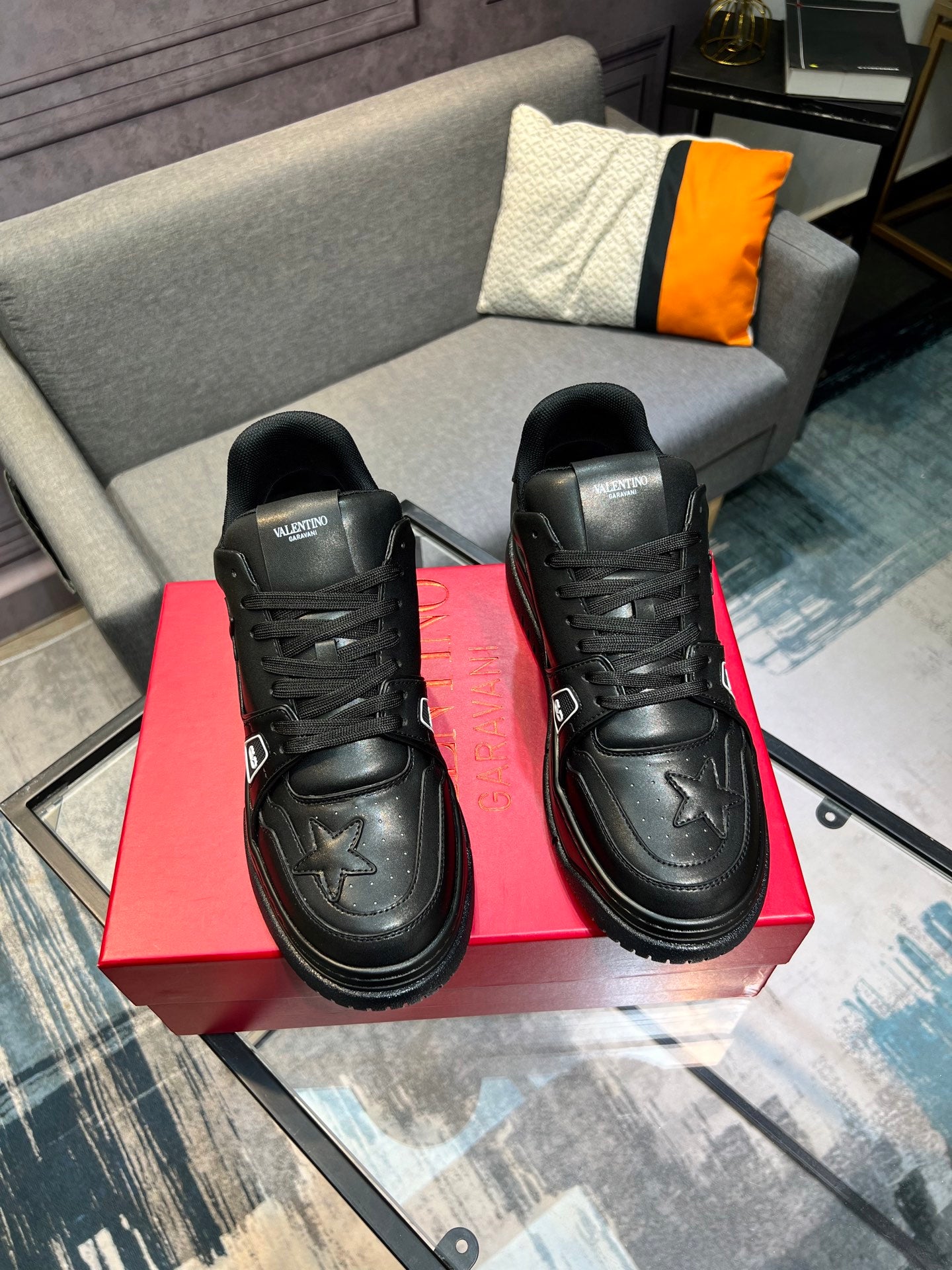 LuxluxHouse Best Quality Shoes Valentino