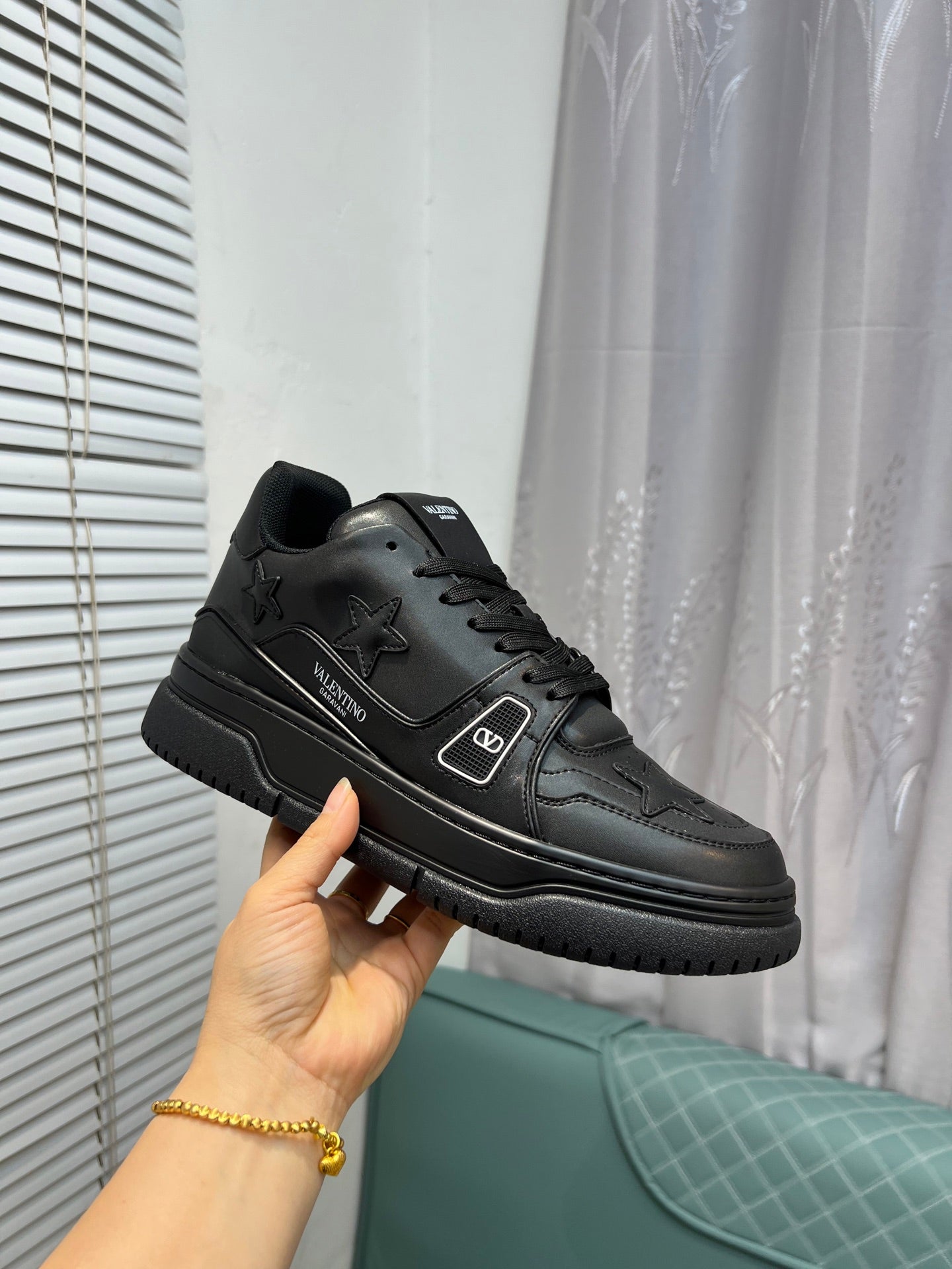 LuxluxHouse Best Quality Shoes Valentino