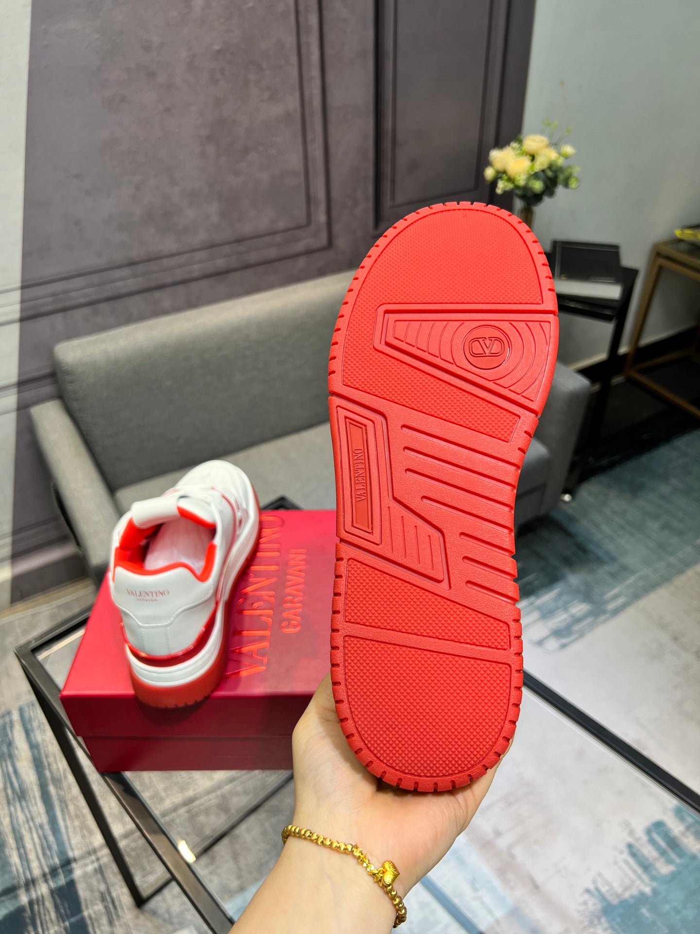 LuxluxHouse Best Quality Shoes Valentino