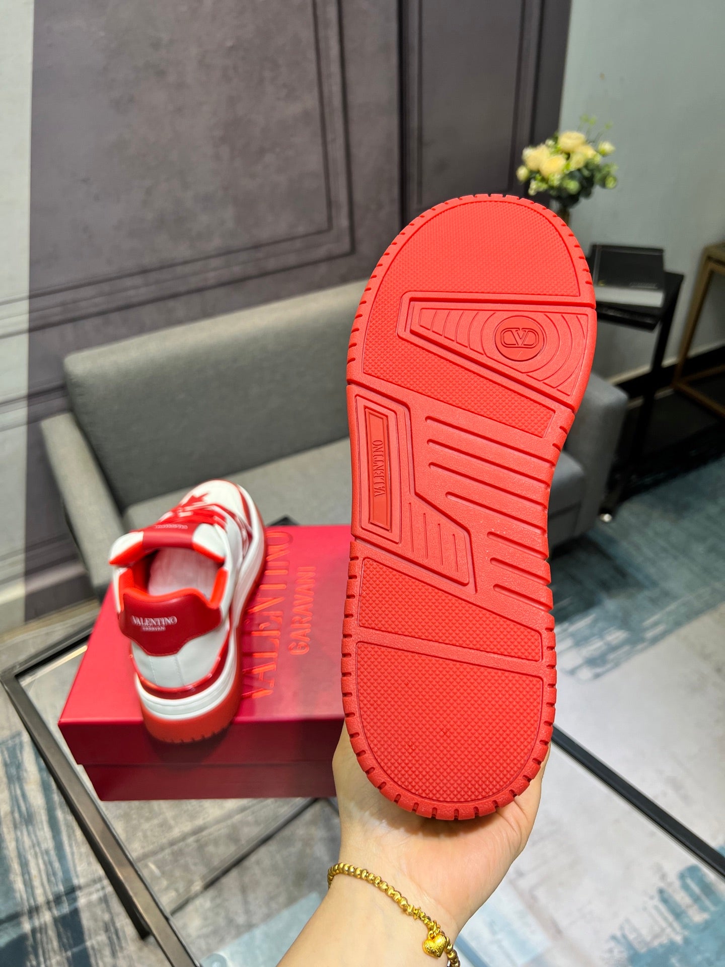 LuxluxHouse Best Quality Shoes Valentino
