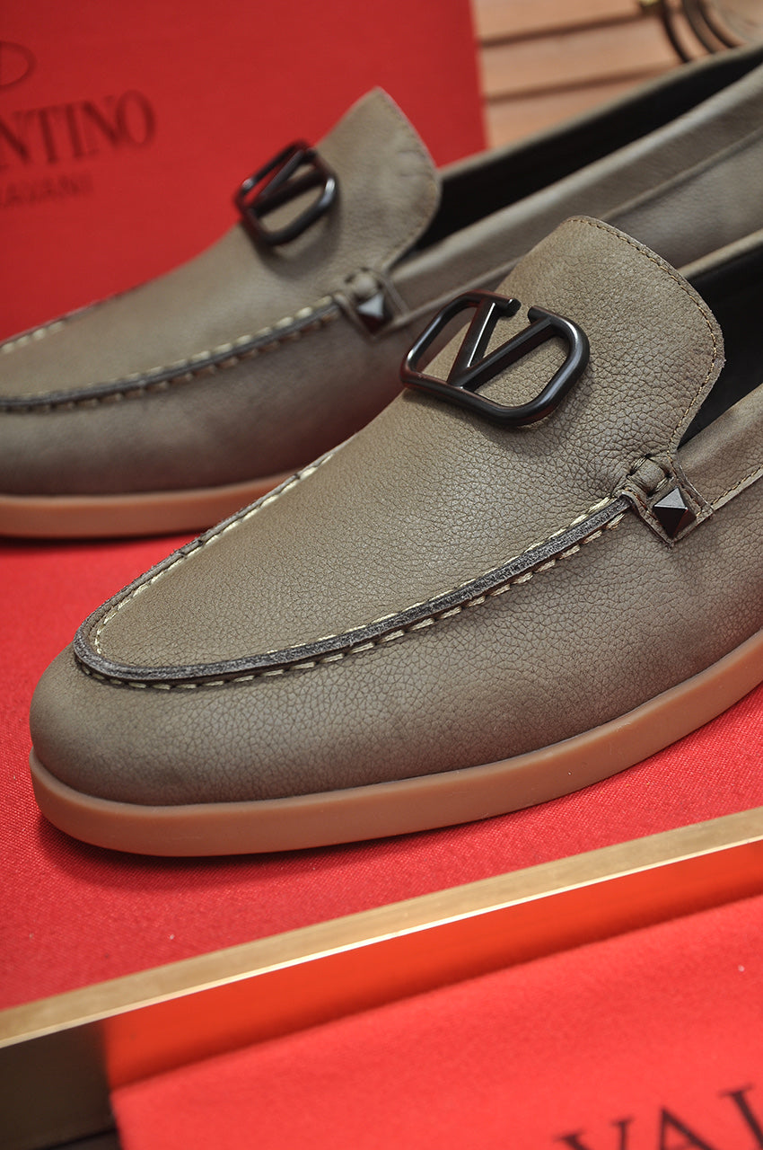 LuxluxHouse Best Quality Shoes Valentino