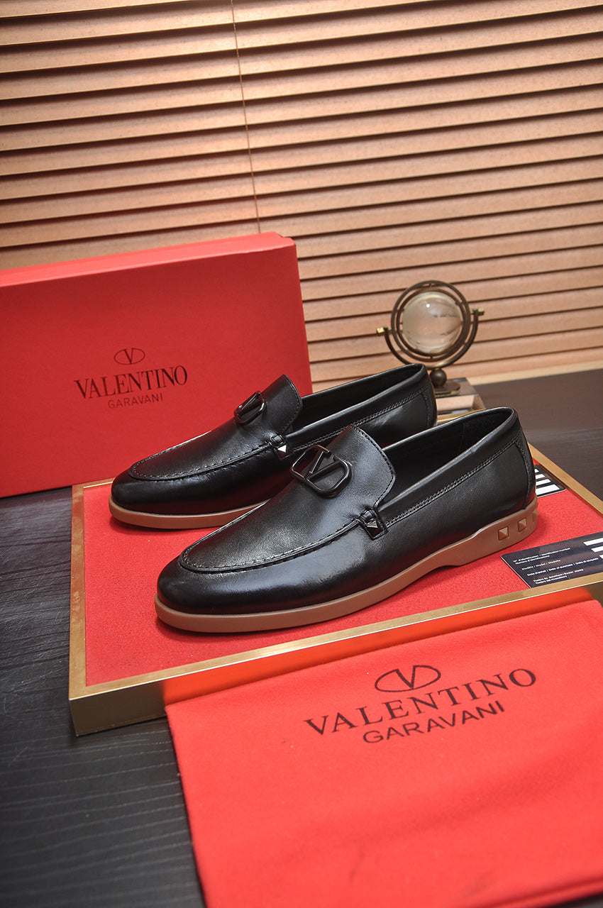 LuxluxHouse Best Quality Shoes Valentino