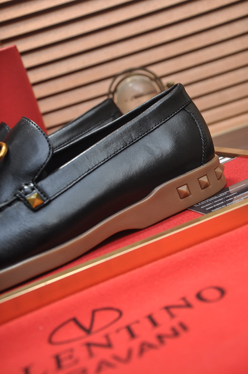 LuxluxHouse Best Quality Shoes Valentino