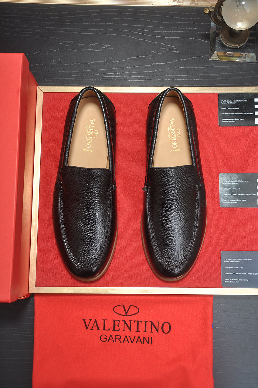 LuxluxHouse Best Quality Shoes Valentino