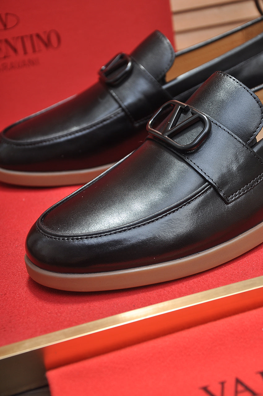 LuxluxHouse Best Quality Shoes Valentino