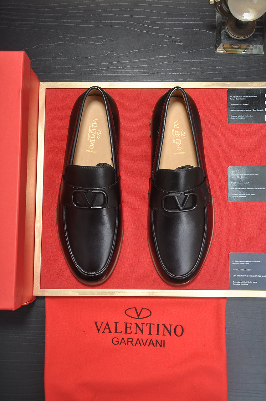 LuxluxHouse Best Quality Shoes Valentino