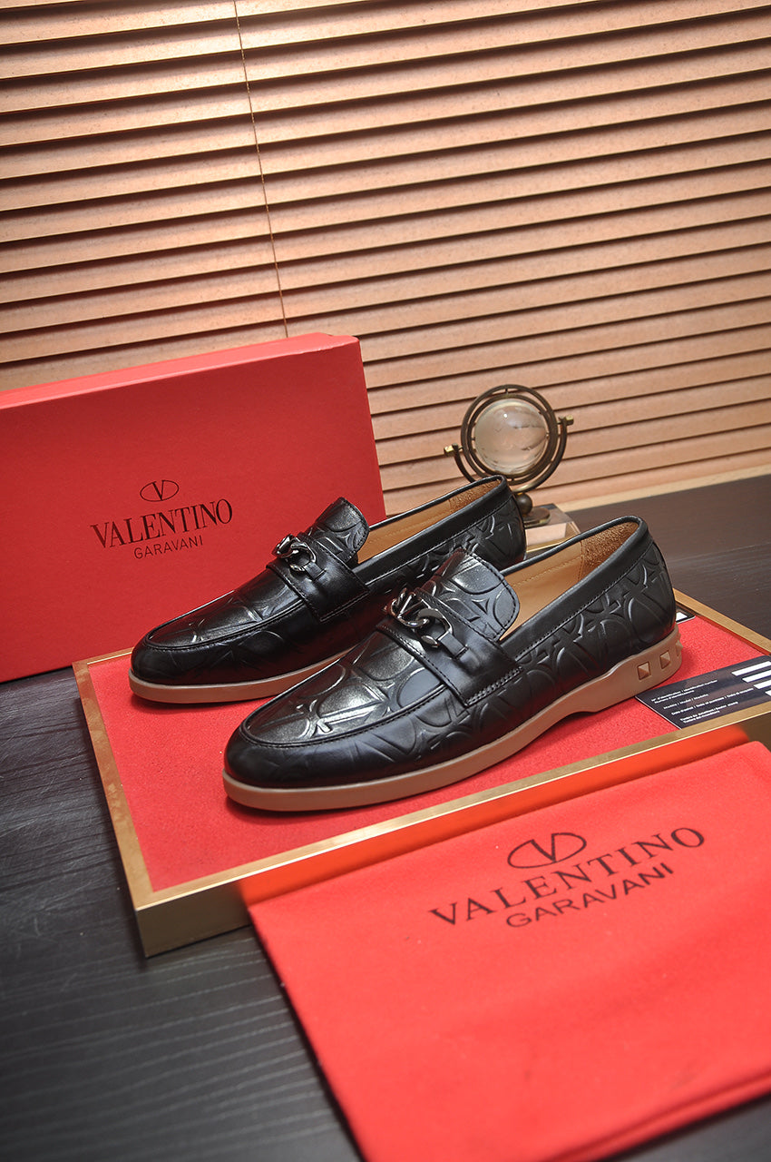 LuxluxHouse Best Quality Shoes Valentino