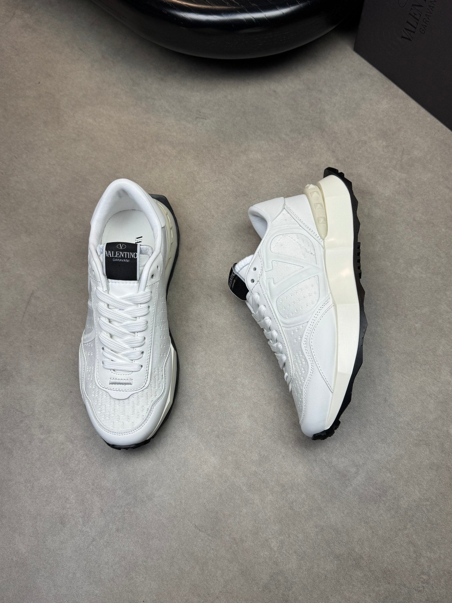LuxluxHouse Best Quality Shoes Valentino