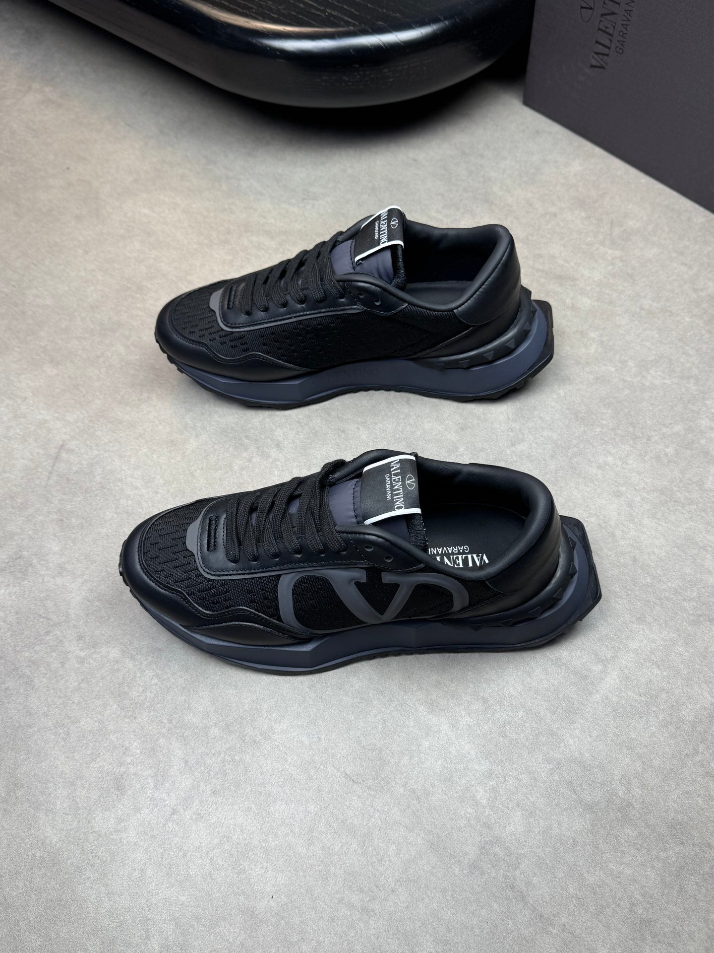 LuxluxHouse Best Quality Shoes Valentino