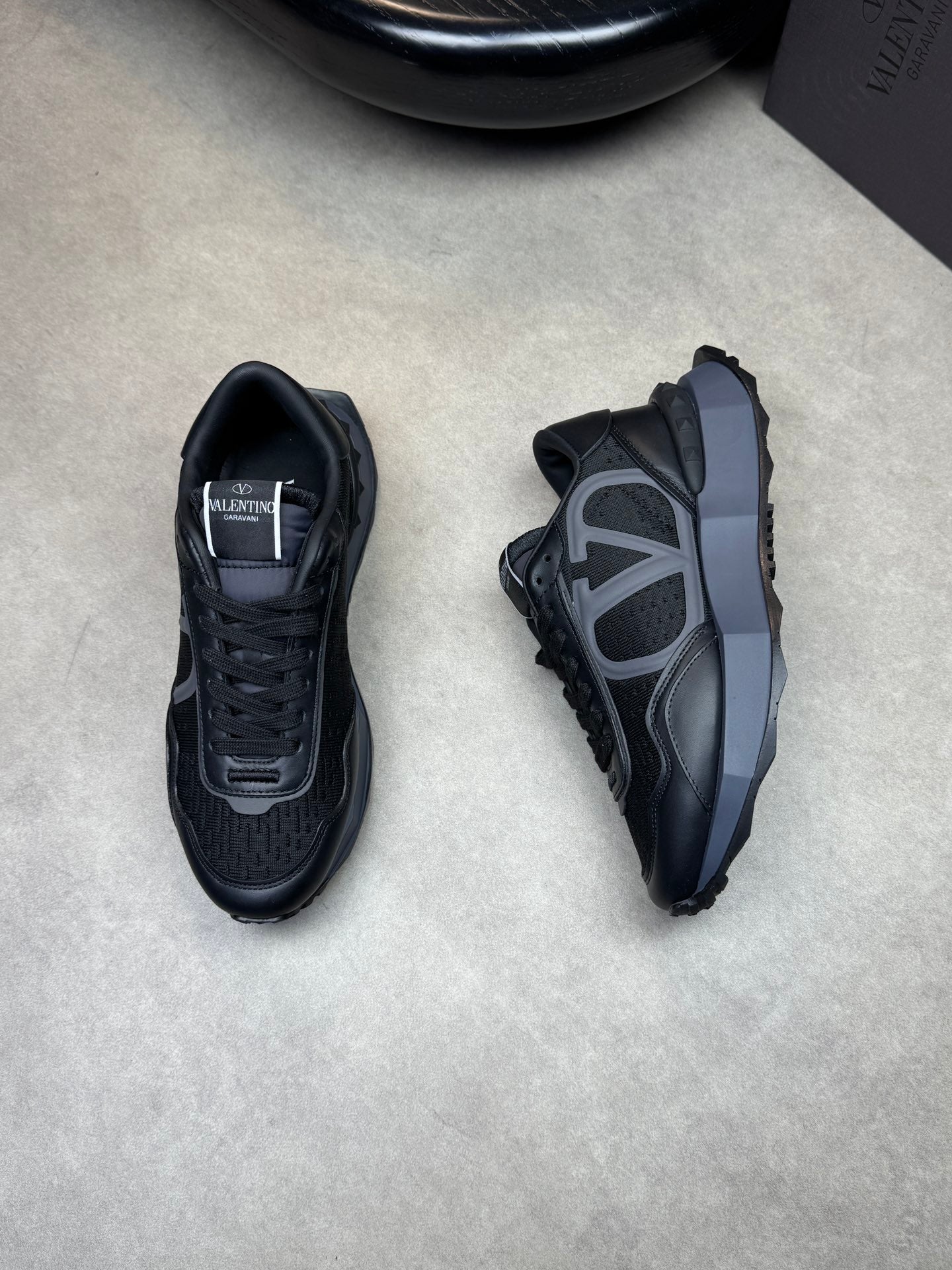 LuxluxHouse Best Quality Shoes Valentino