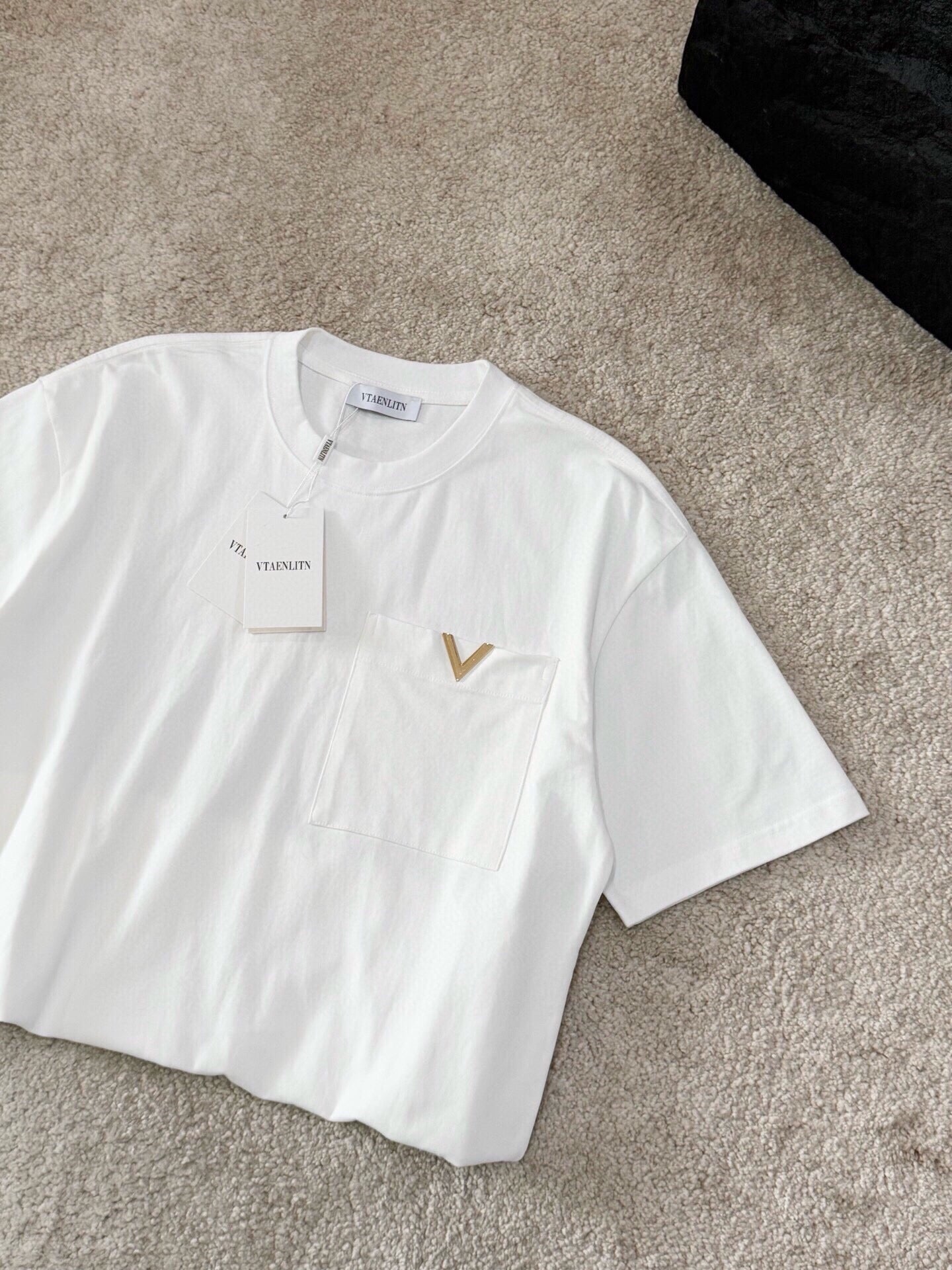 LuxluxHouse Best Quality Clothes Valentino T-shirt