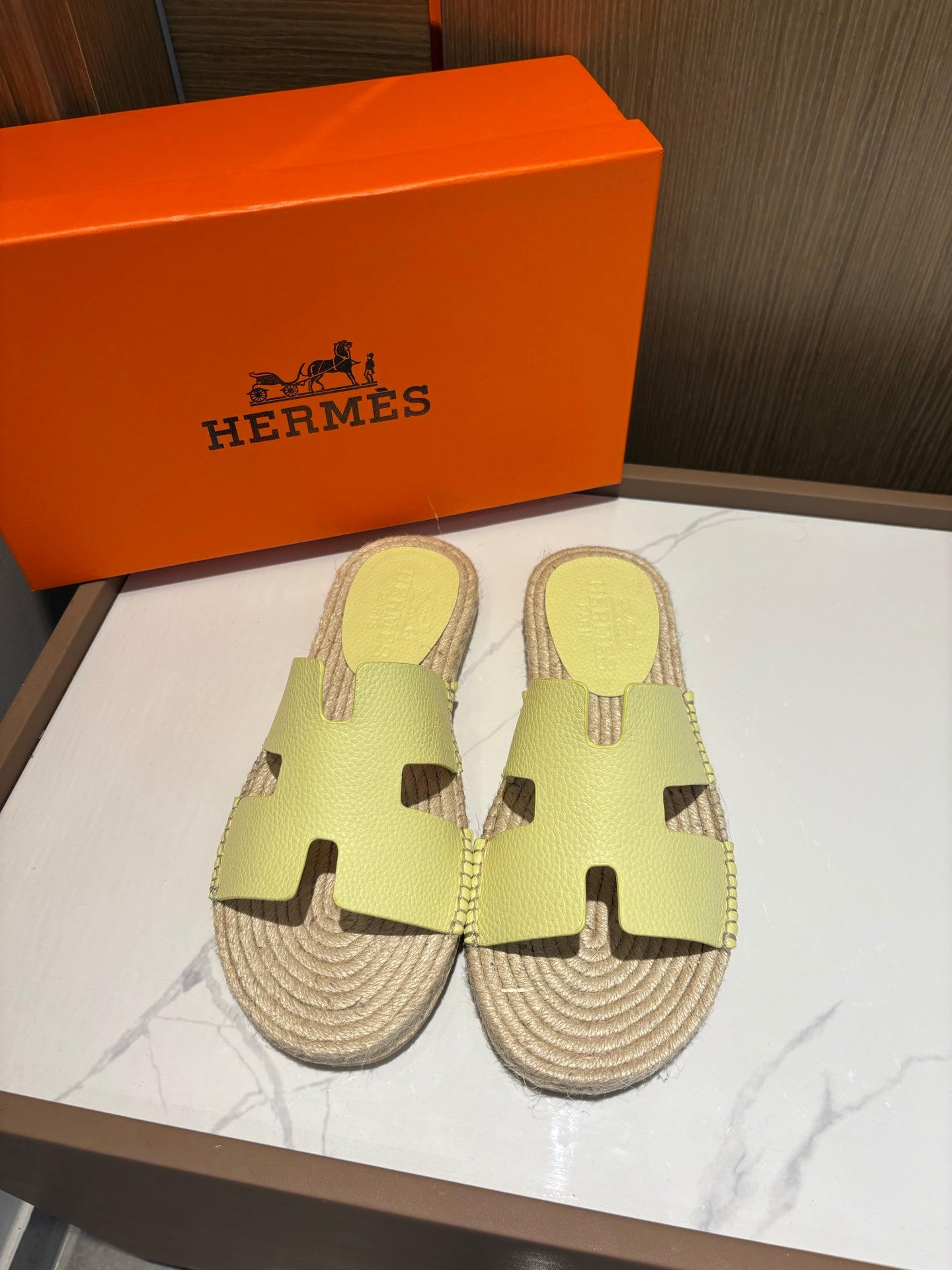 LuxluxHouse Best Quality Sandals Hermes