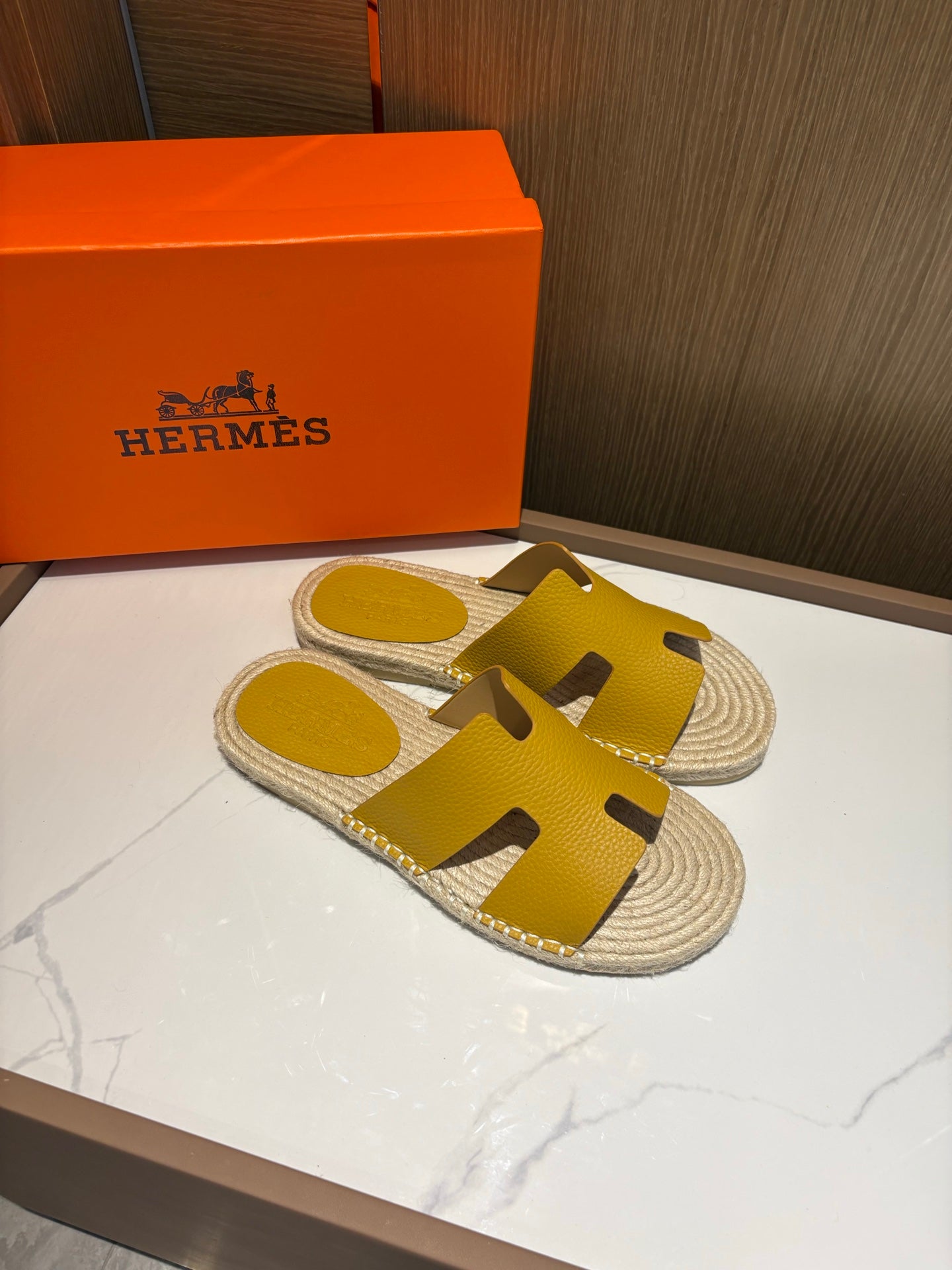LuxluxHouse Best Quality Sandals Hermes