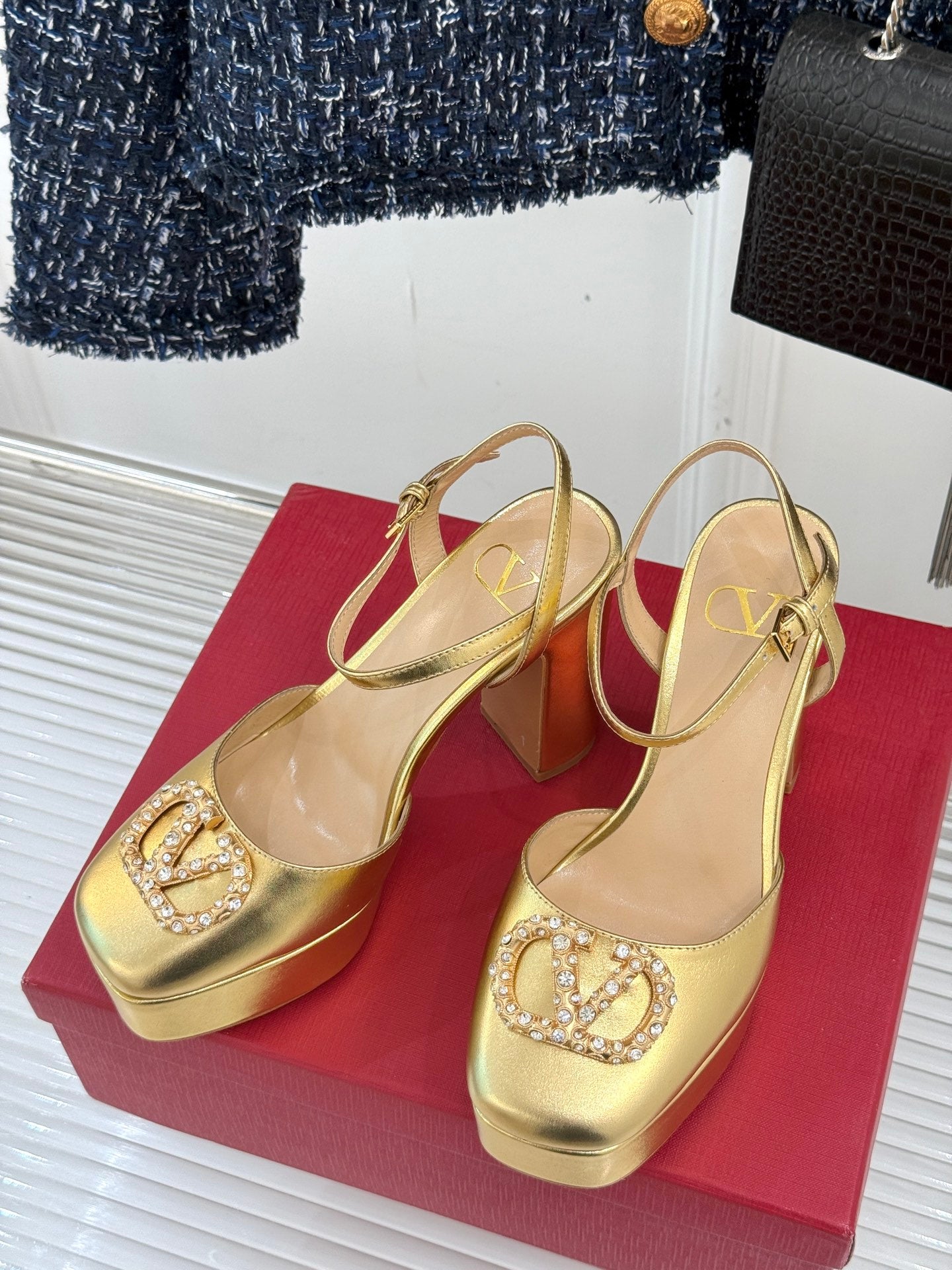 LuxluxHouse Best Quality Valentino Women Shoes