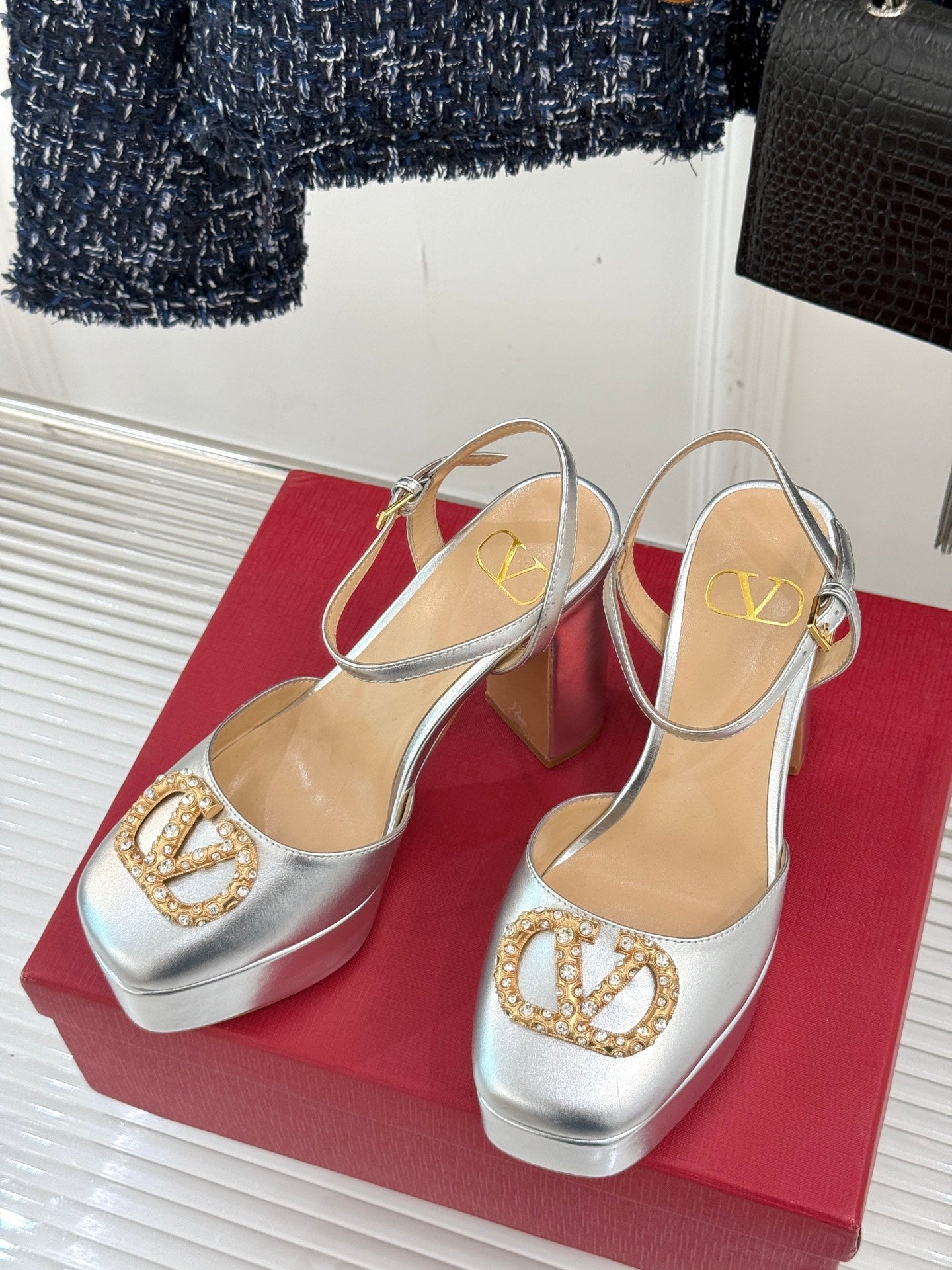 LuxluxHouse Best Quality Valentino Women Shoes