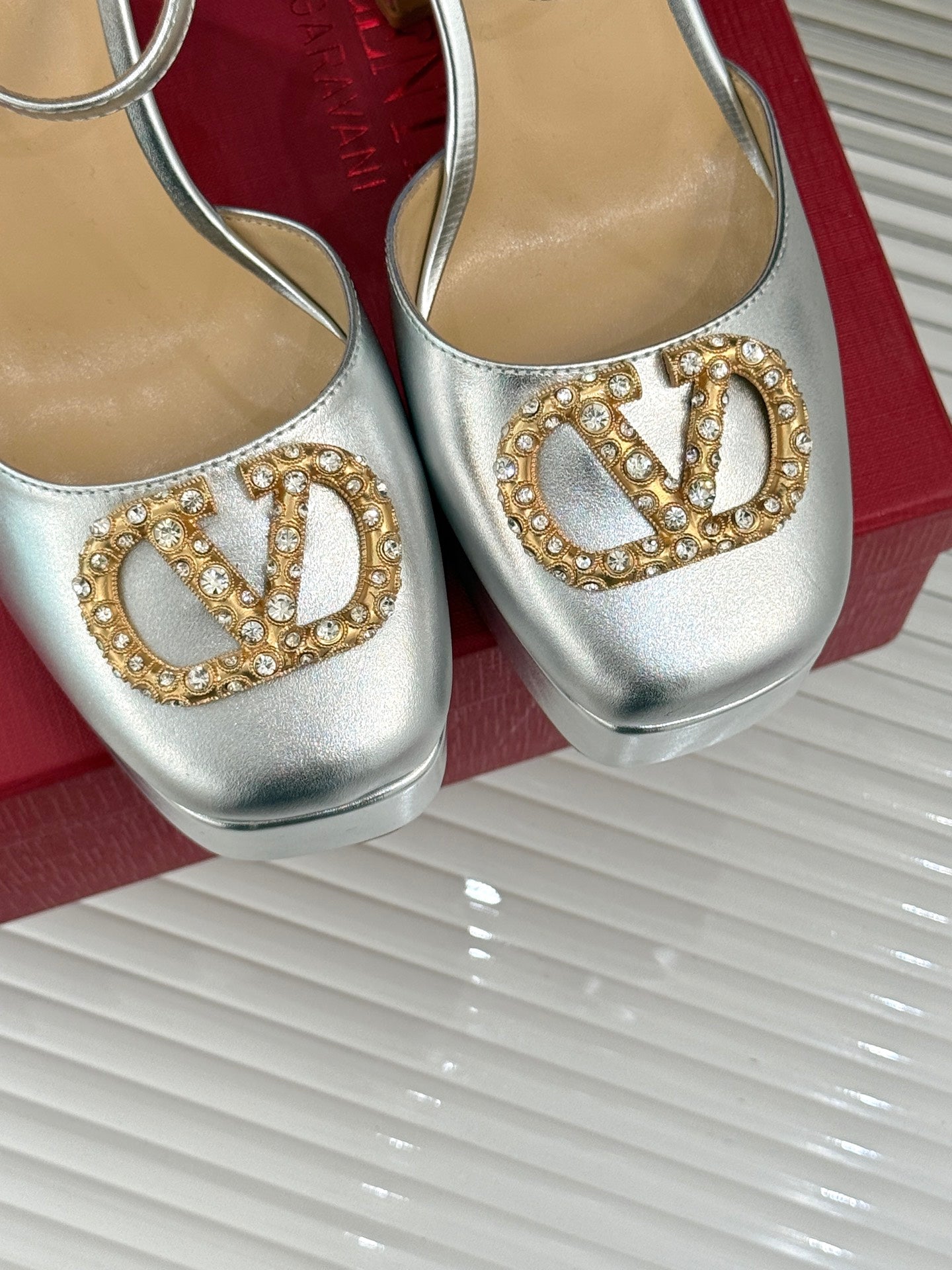 LuxluxHouse Best Quality Valentino Women Shoes