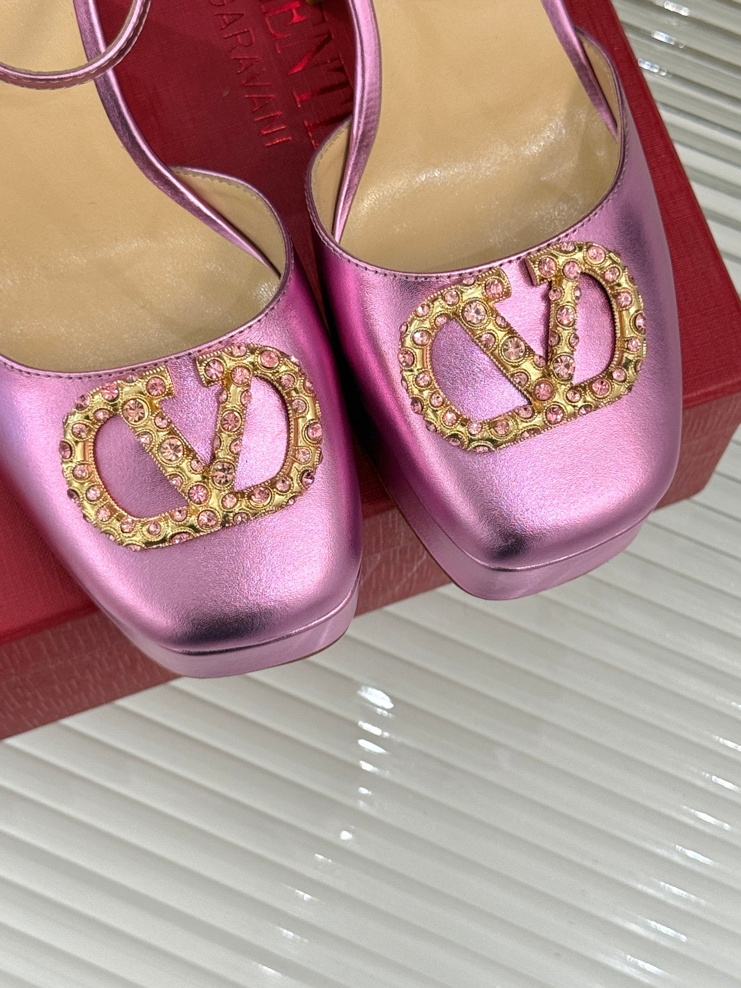 LuxluxHouse Best Quality Valentino Women Shoes