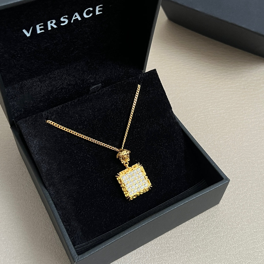 LuxluxHouse Best Quality Accessories Necklace Versace