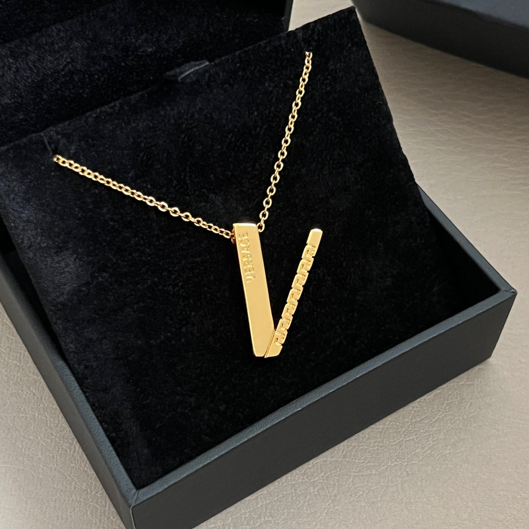 LuxluxHouse Best Quality Accessories Necklace Versace