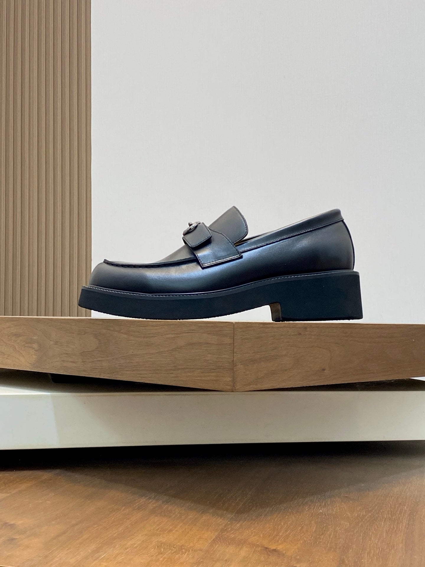 LuxluxHouse Best Quality Shoes Valentino