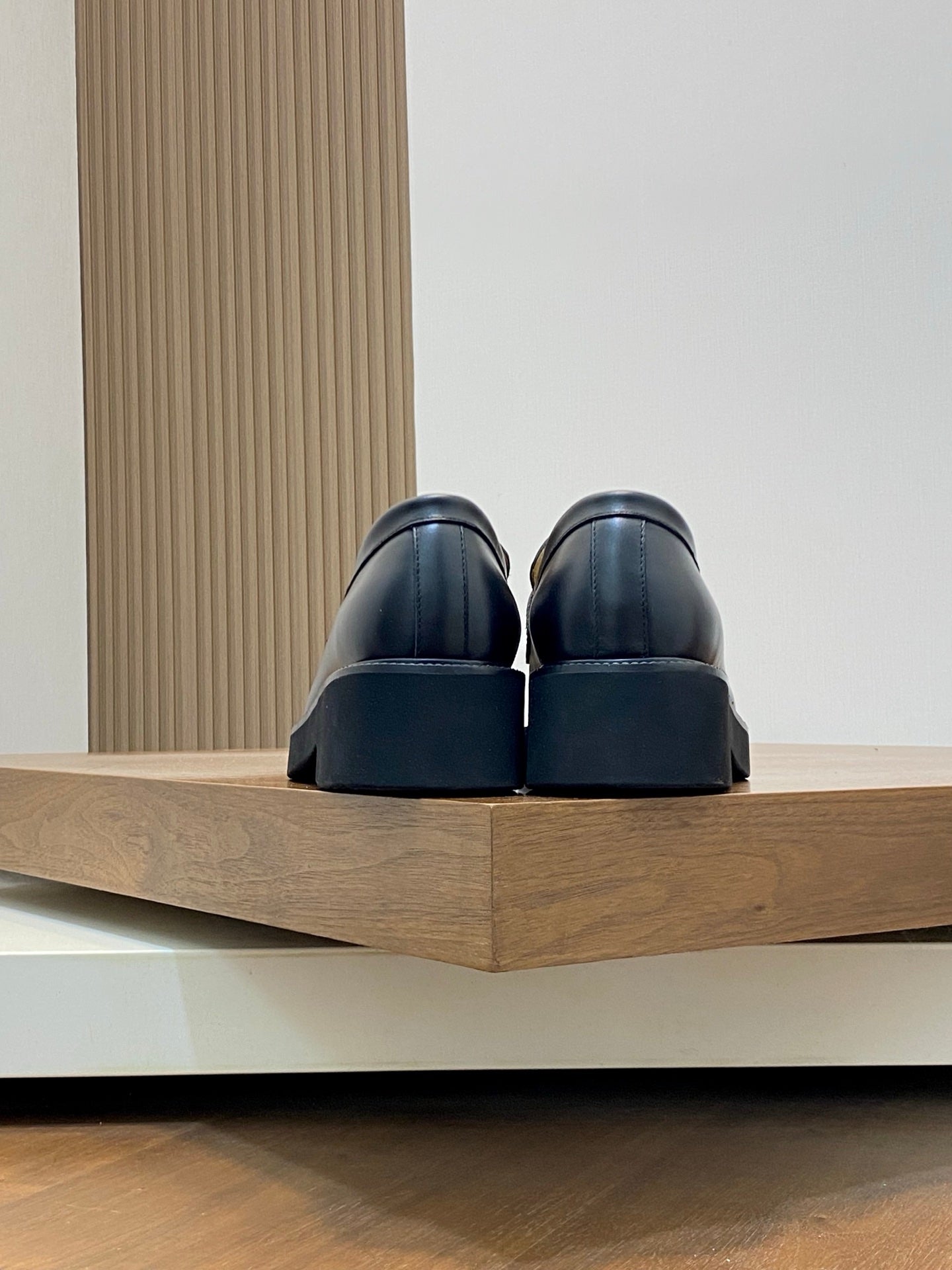 LuxluxHouse Best Quality Shoes Valentino