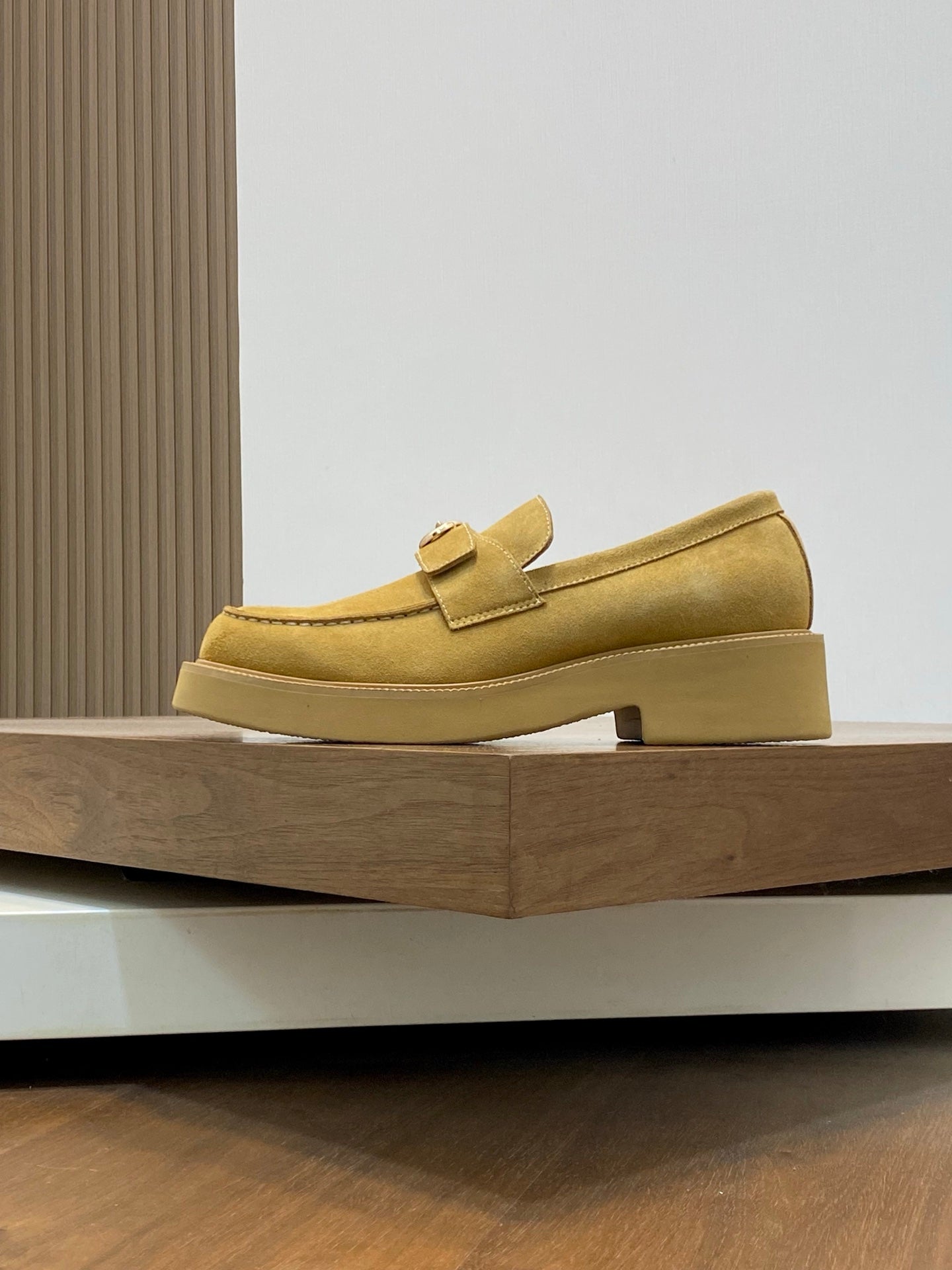 LuxluxHouse Best Quality Shoes Valentino
