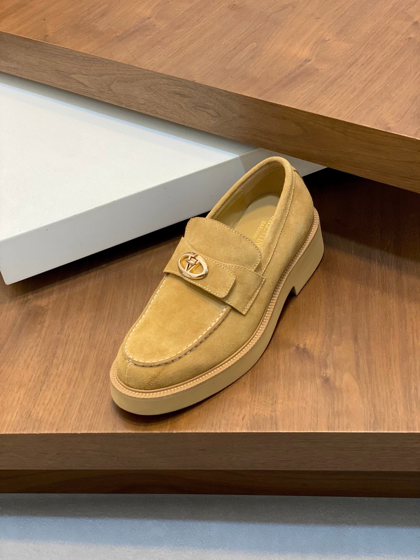 LuxluxHouse Best Quality Shoes Valentino