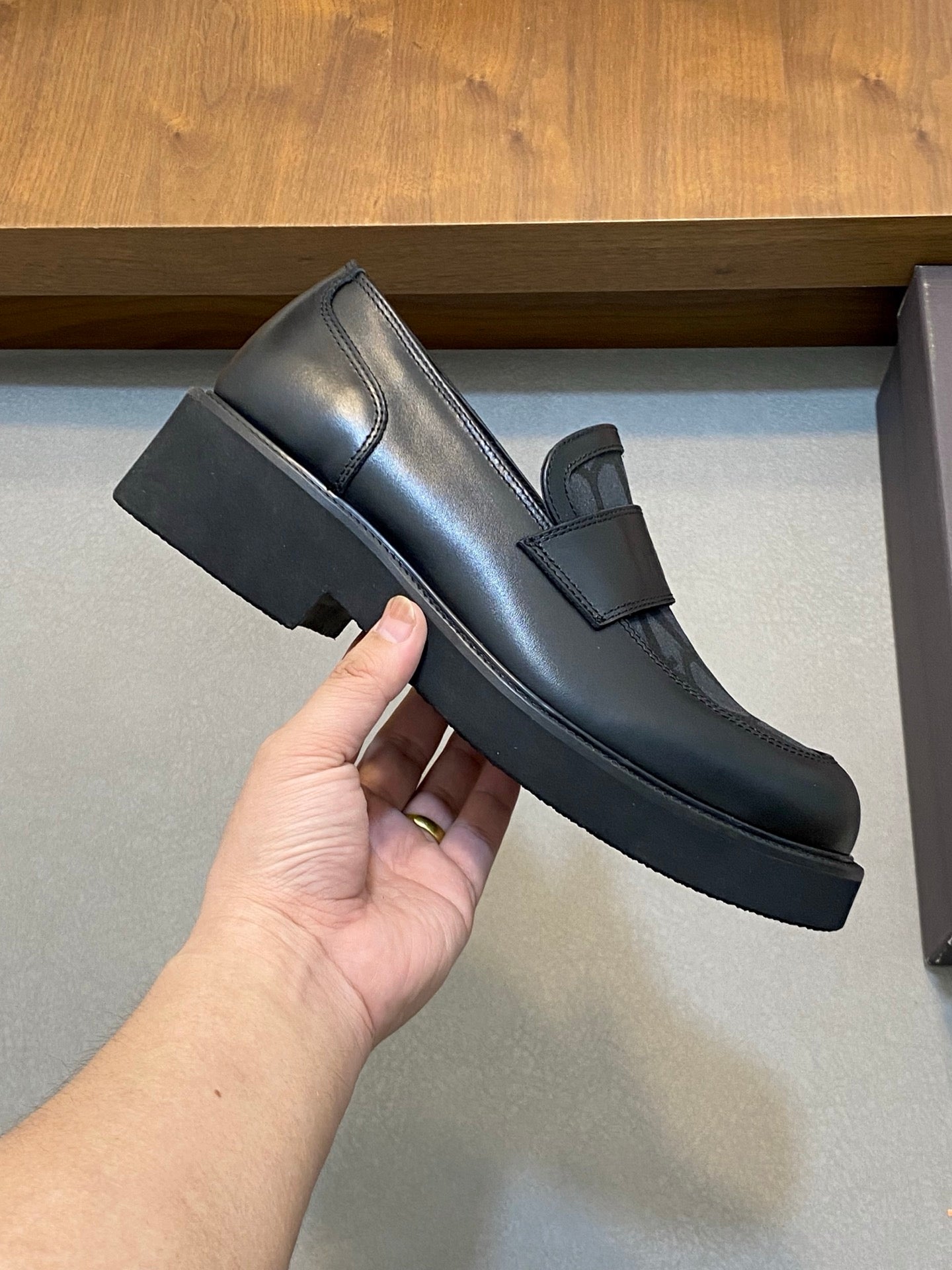 LuxluxHouse Best Quality Shoes Valentino
